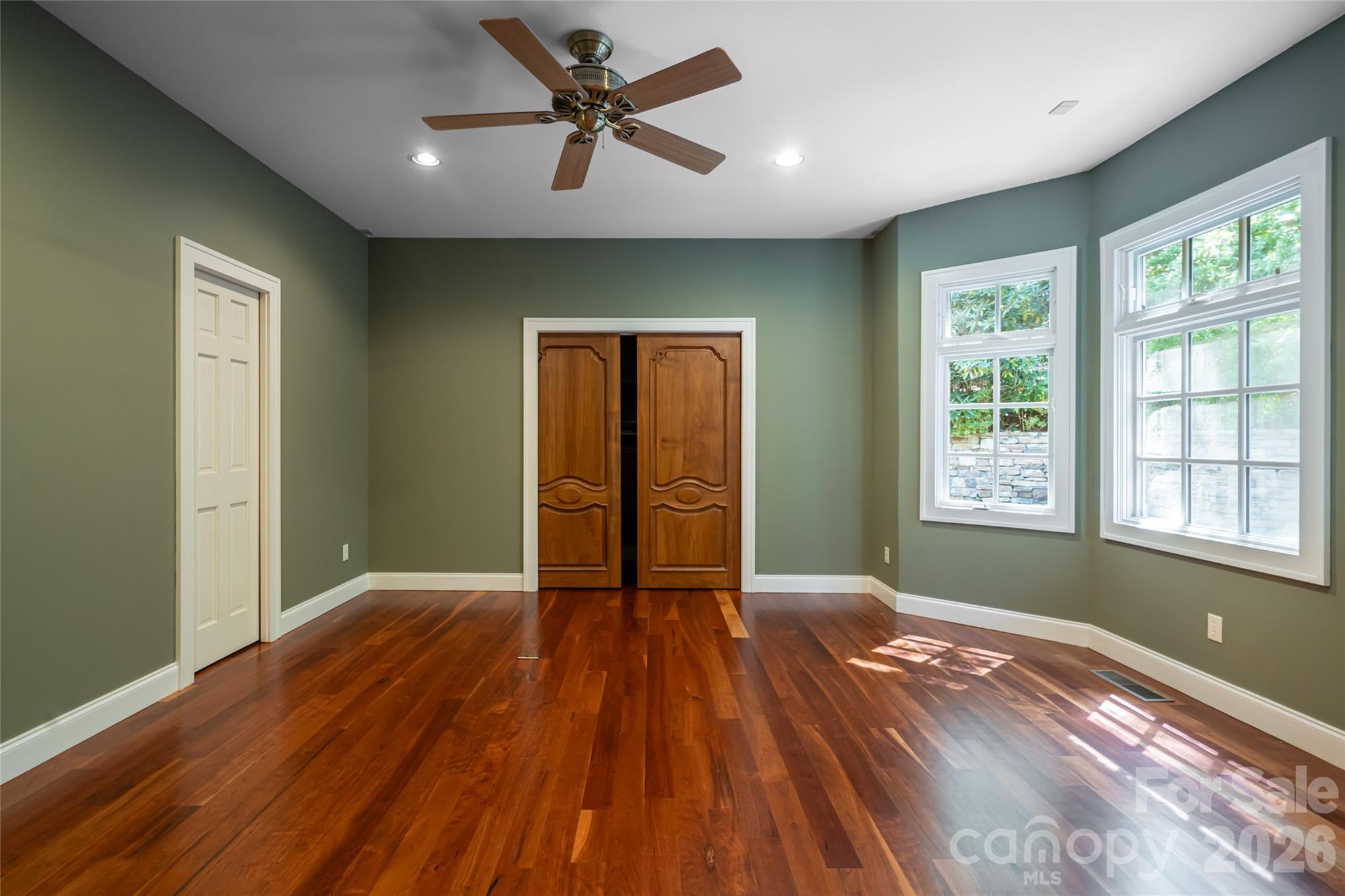 3999 Laurel Park Highway Property Photo 23