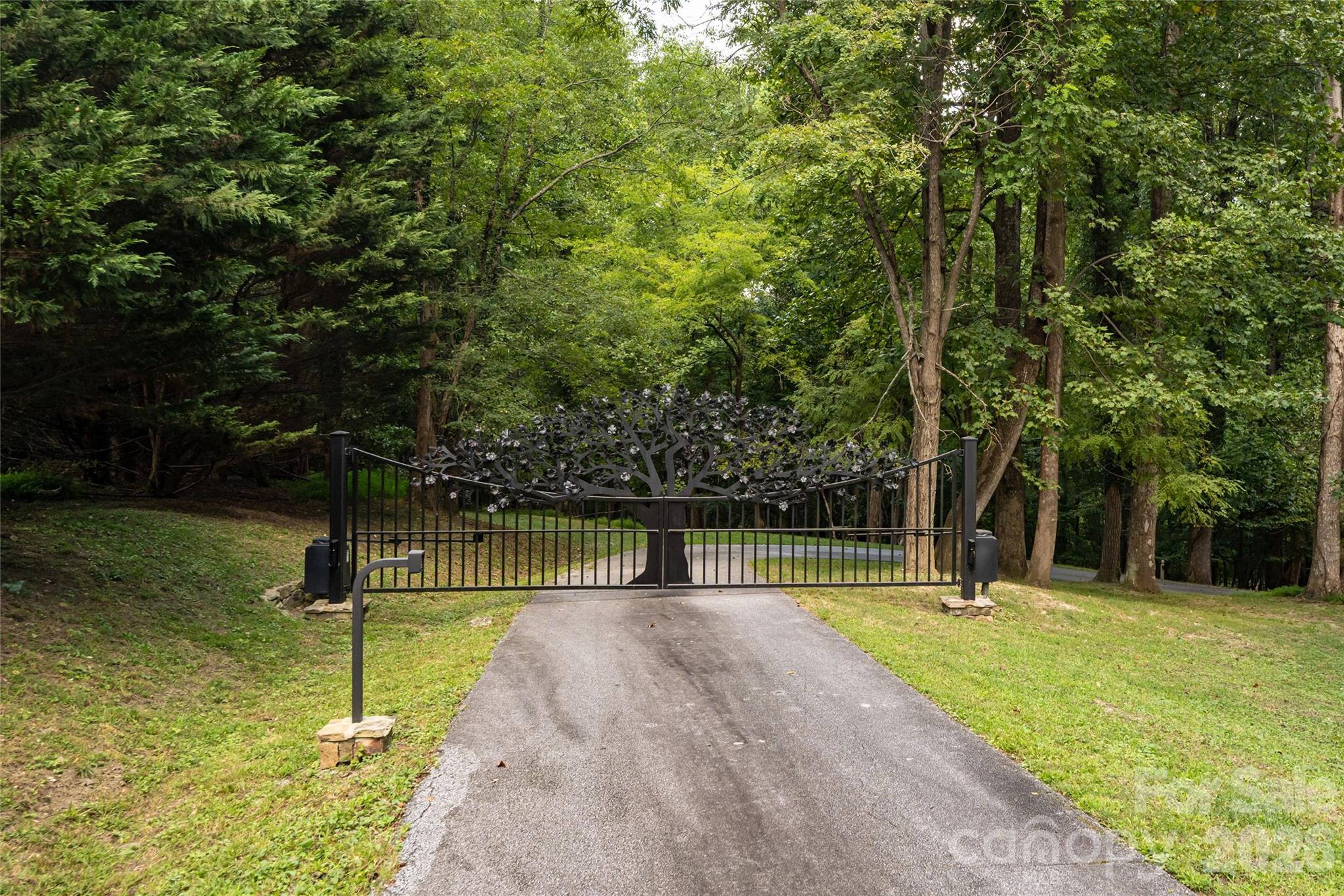 3999 Laurel Park Highway Property Photo 48