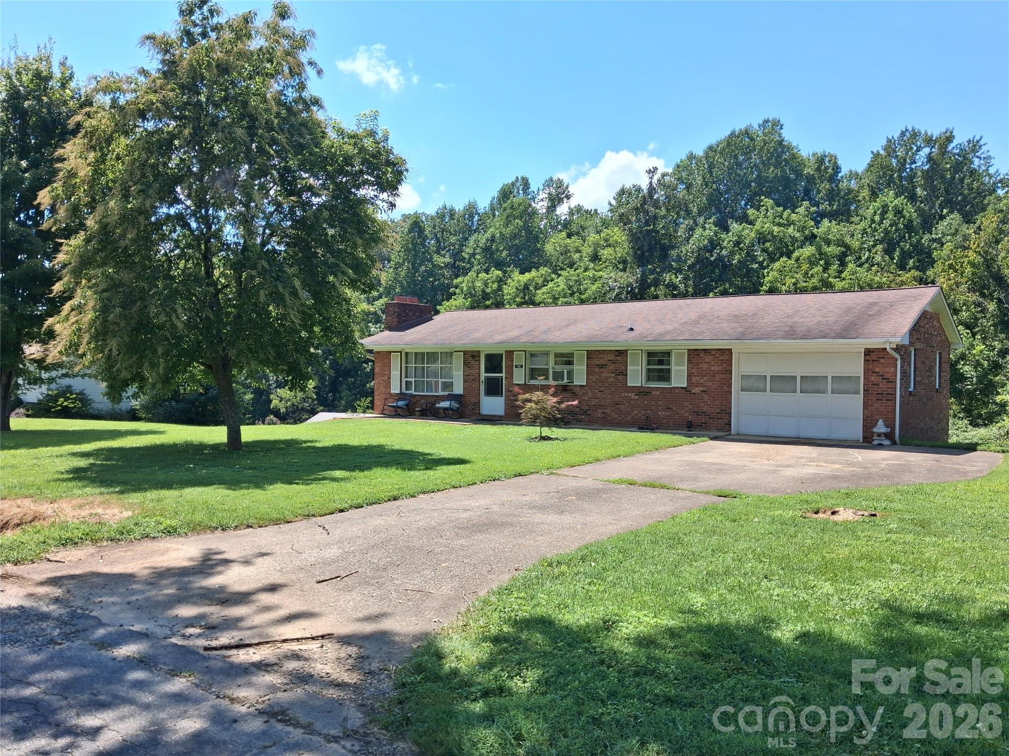 114 Ashworth Circle Property Photo 1