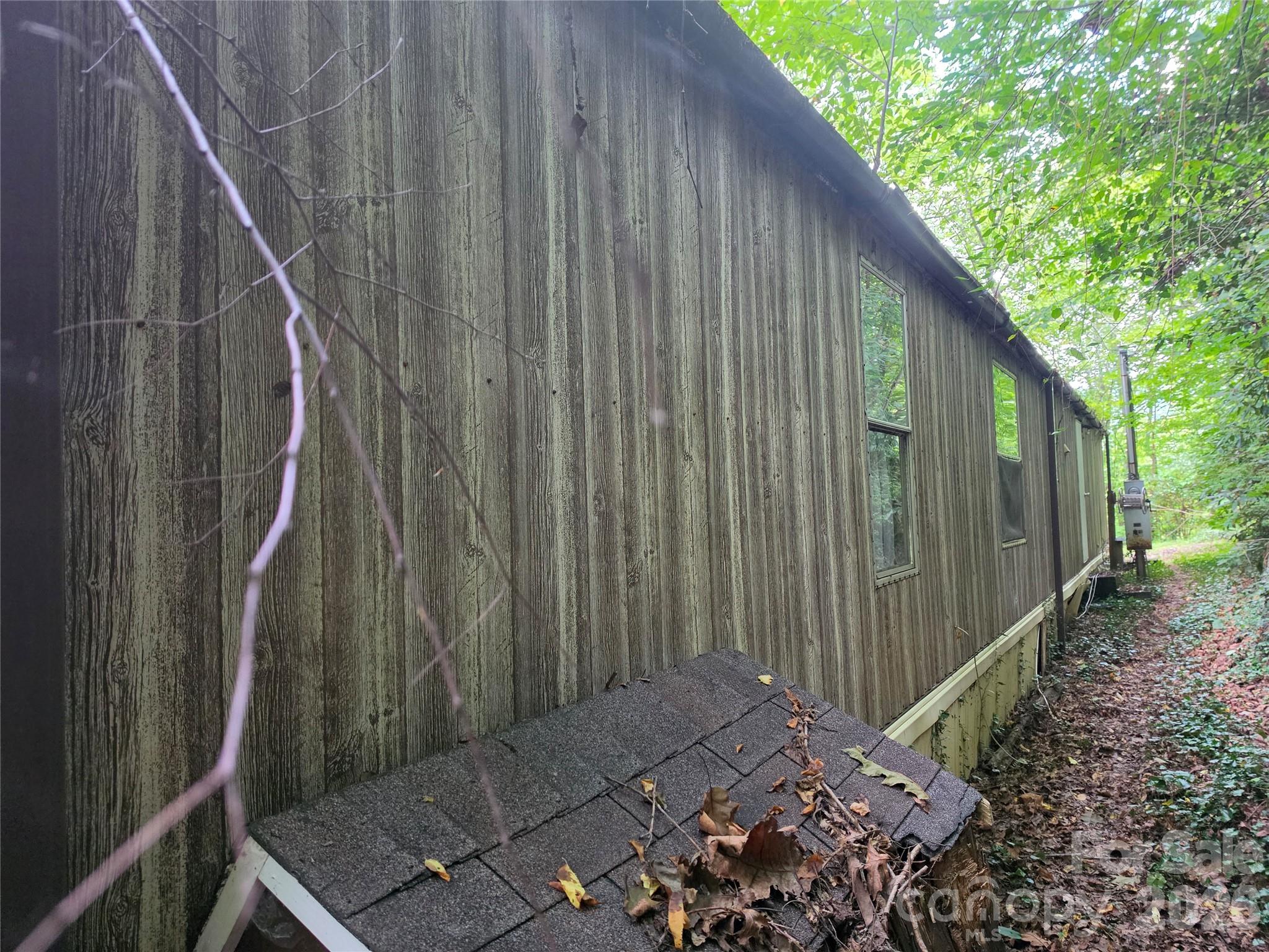 40 Gunches Dirt Road Property Photo 2