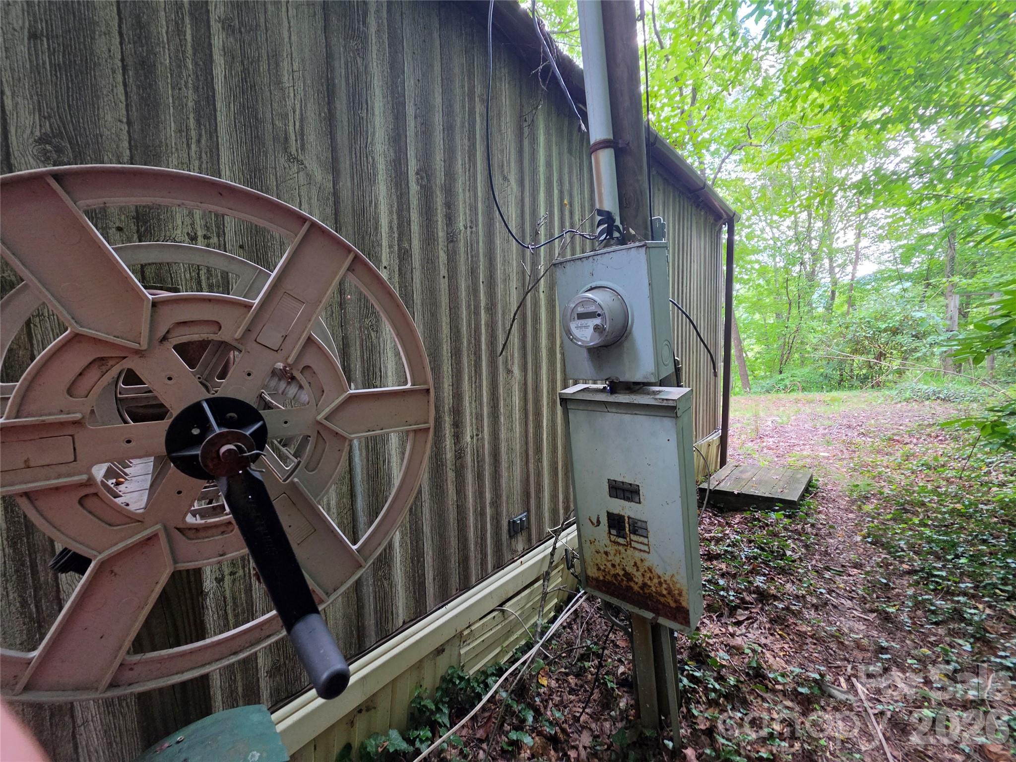 40 Gunches Dirt Road Property Photo 4