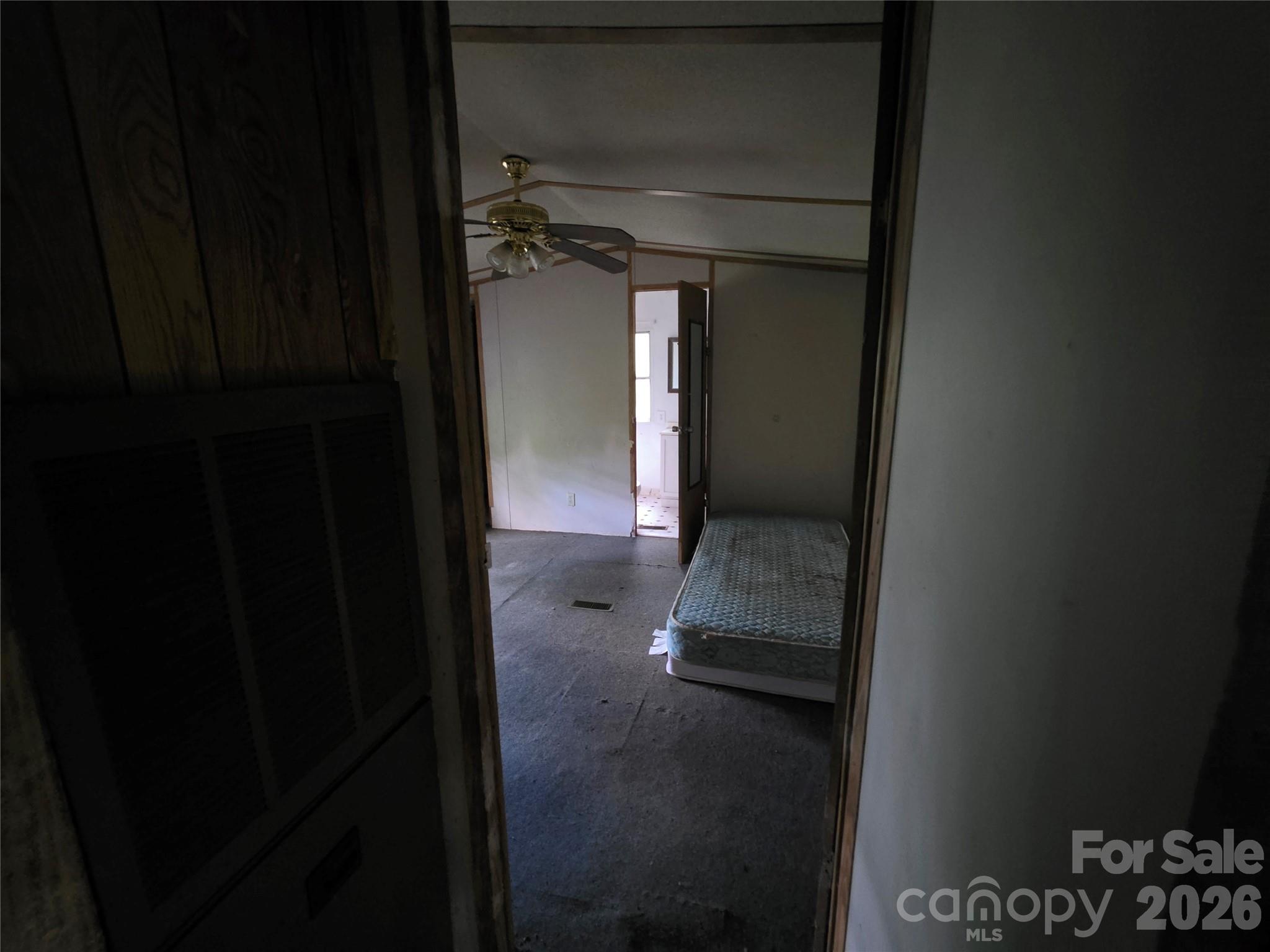40 Gunches Dirt Road Property Photo 8