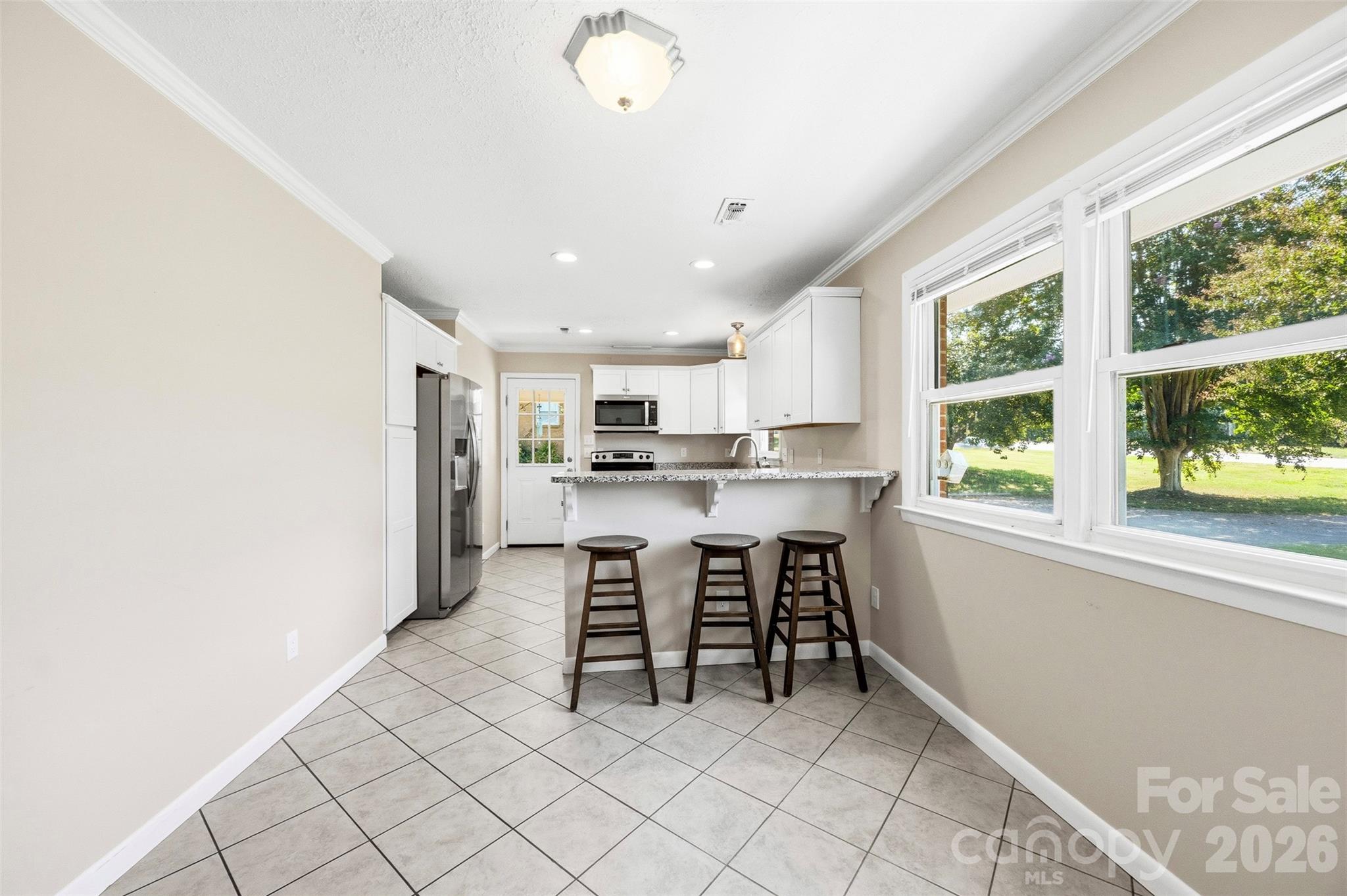 210 College Avenue Property Photo 6