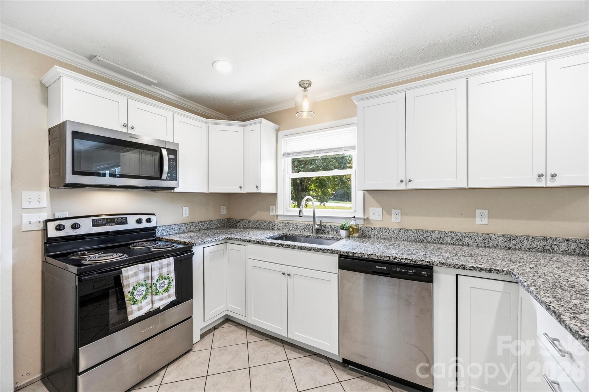 210 College Avenue Property Photo 7