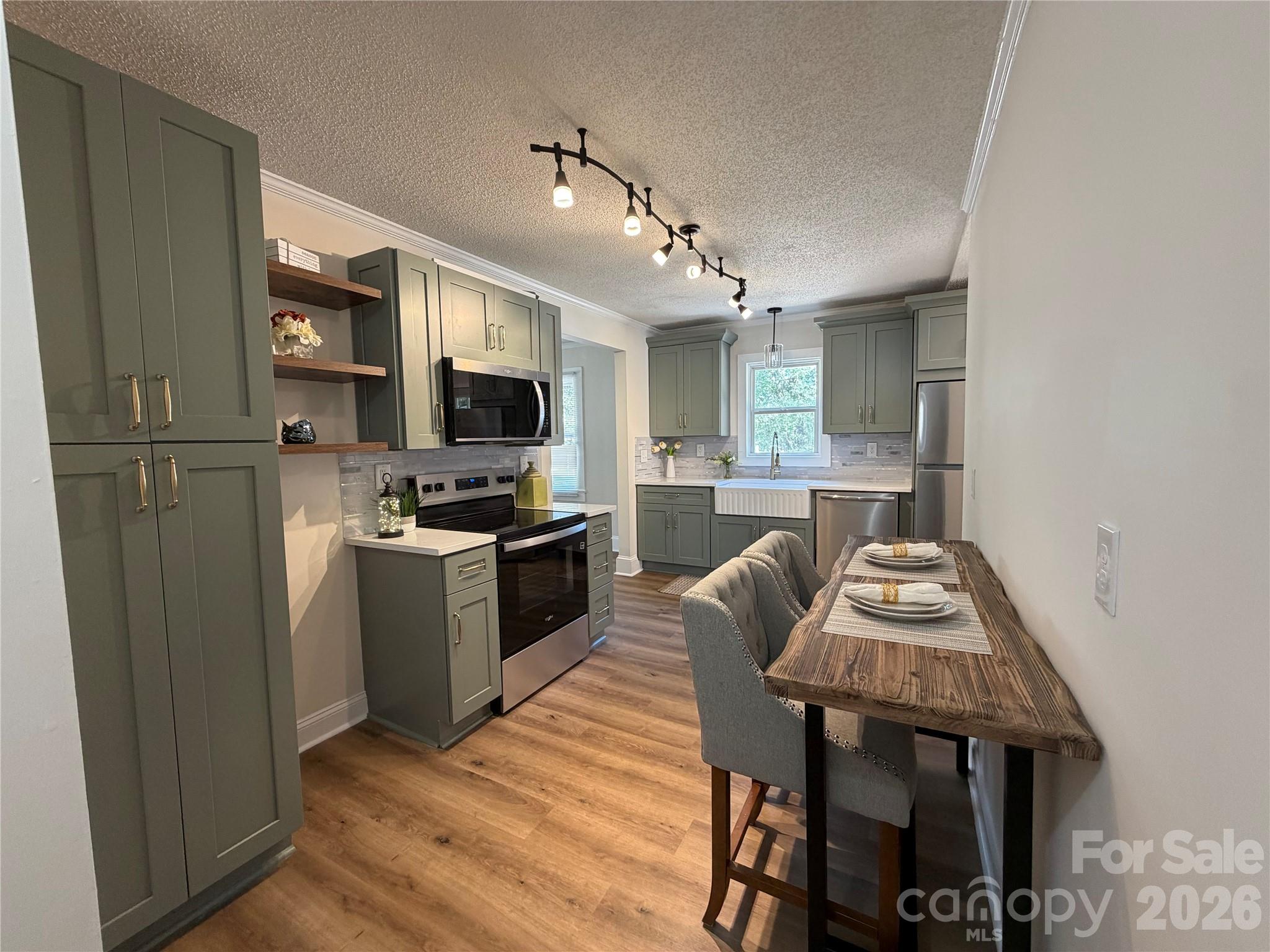 609 Durham Avenue Property Photo 1