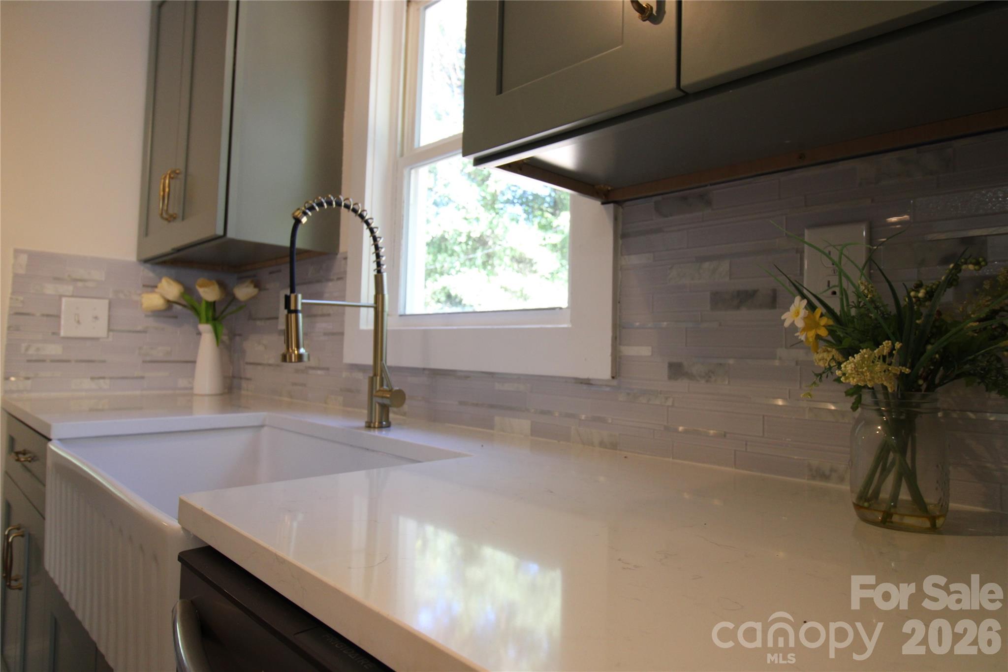 609 Durham Avenue Property Photo 7