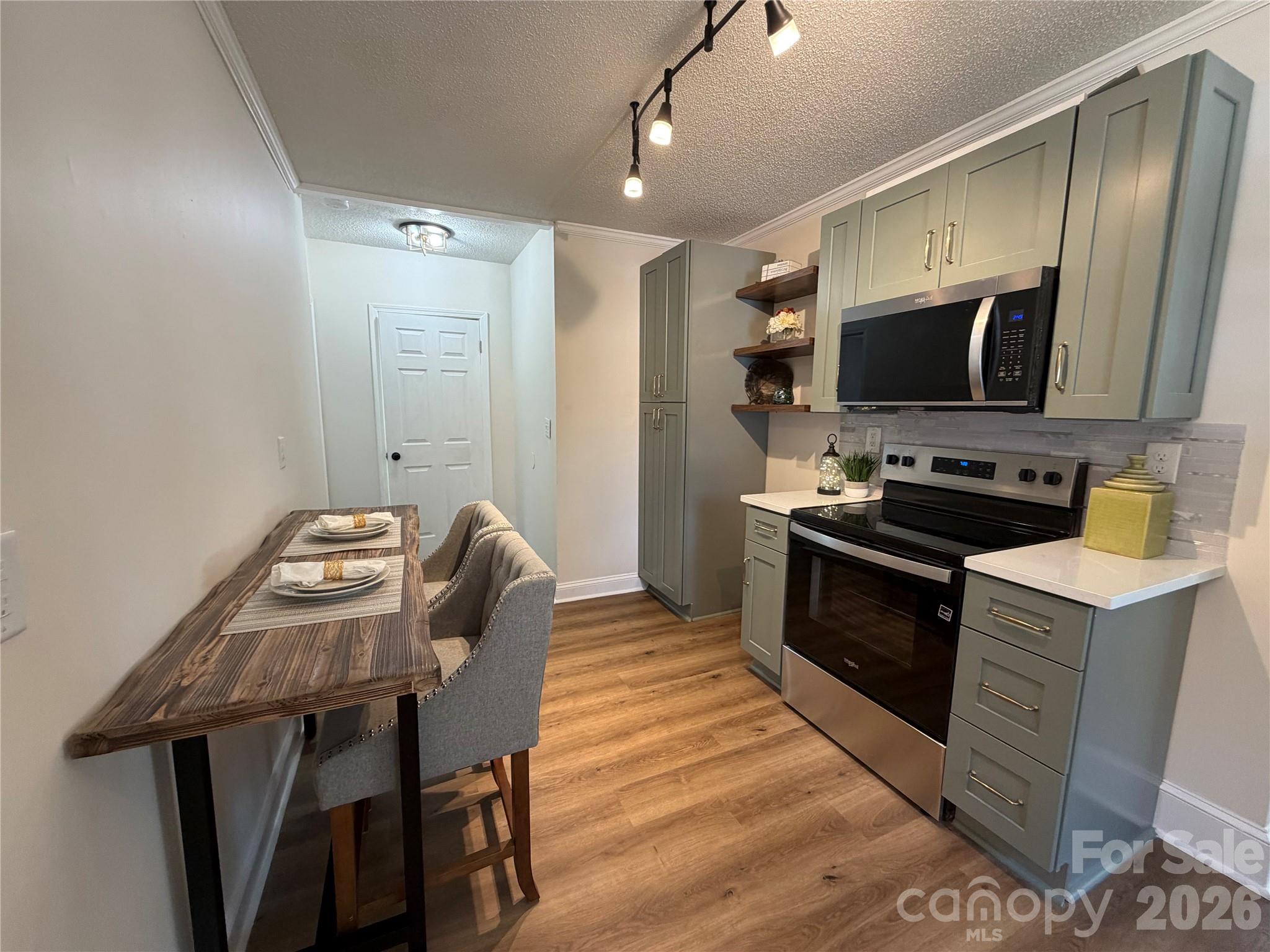 609 Durham Avenue Property Photo 10