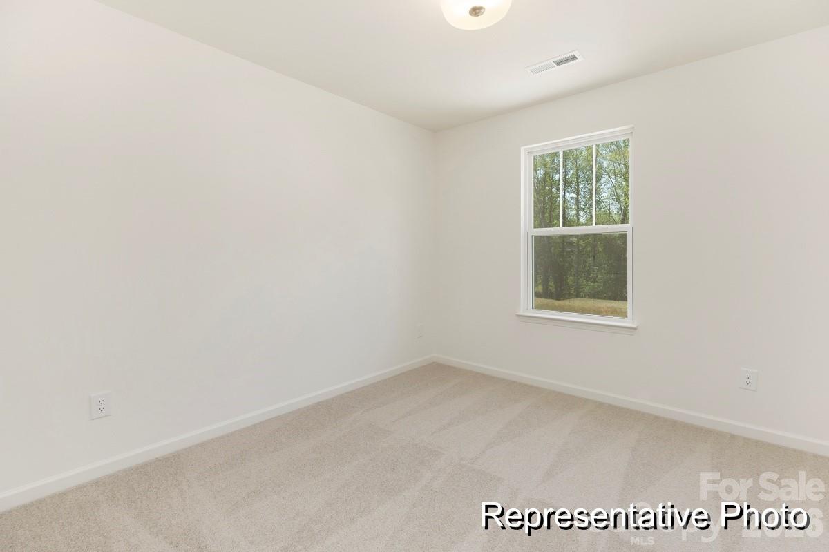 142 Deercroft Lane 169p Property Photo 14