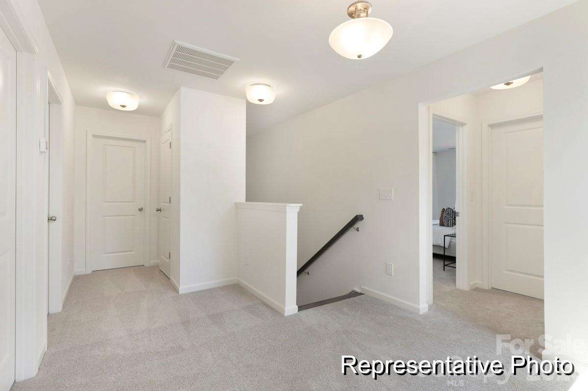 142 Deercroft Lane 169p Property Photo 16