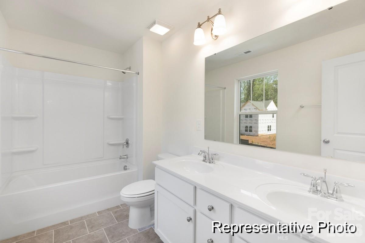 142 Deercroft Lane 169p Property Photo 20