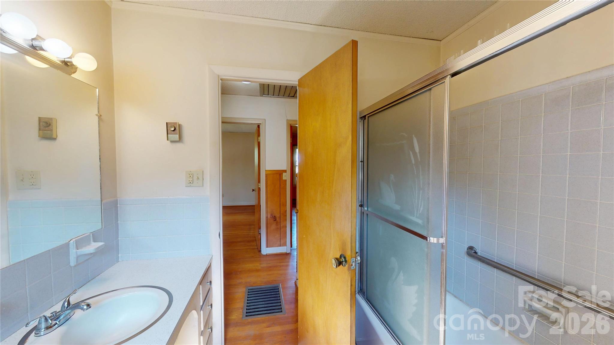 136 Marion Street Property Photo 27