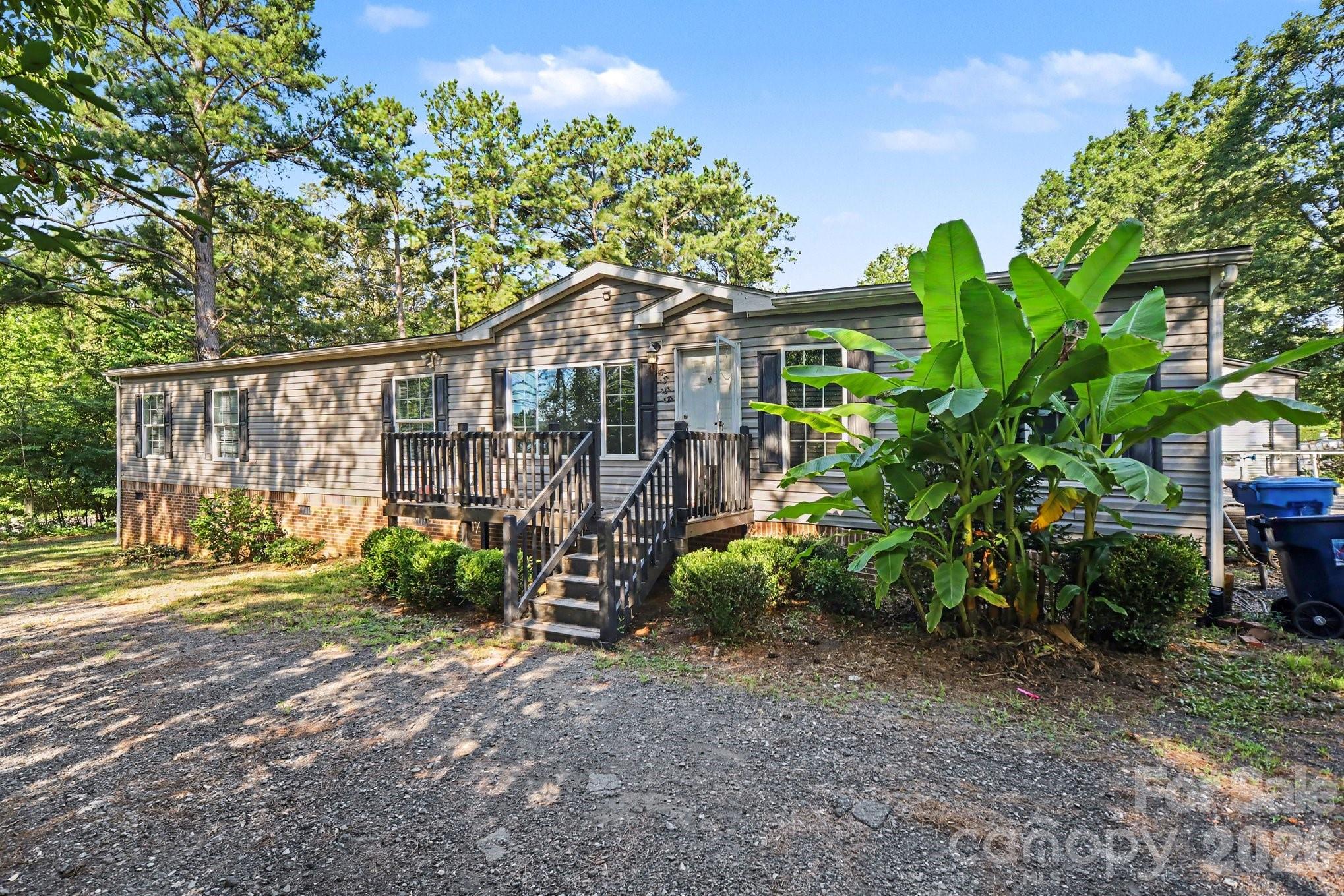 6555 Mcintosh Road Property Photo 1
