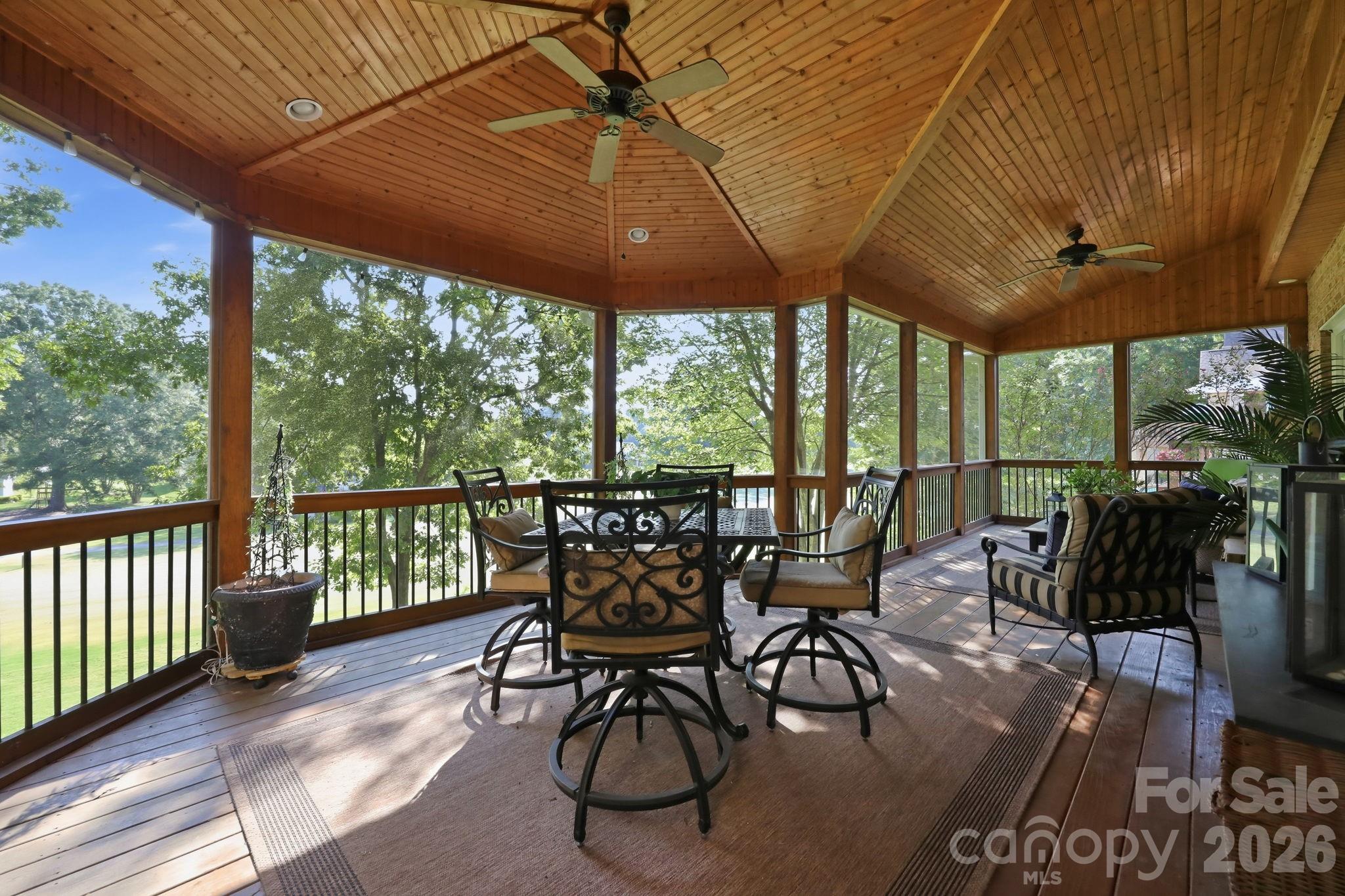 303 Bing Crosby Boulevard Property Photo 3