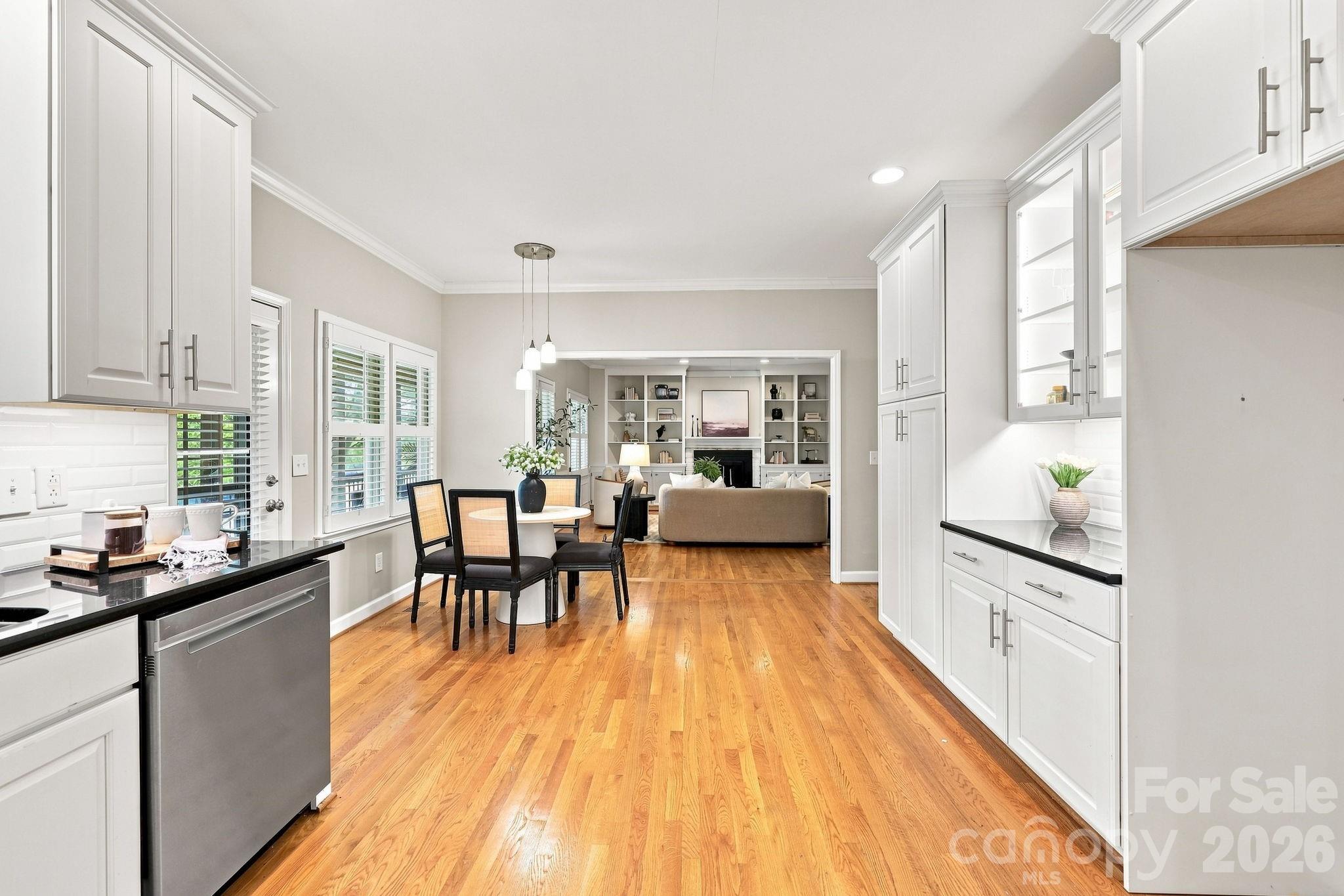 303 Bing Crosby Boulevard Property Photo 10