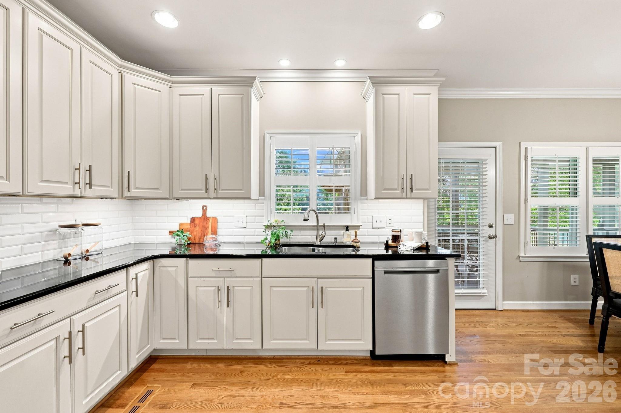 303 Bing Crosby Boulevard Property Photo 18