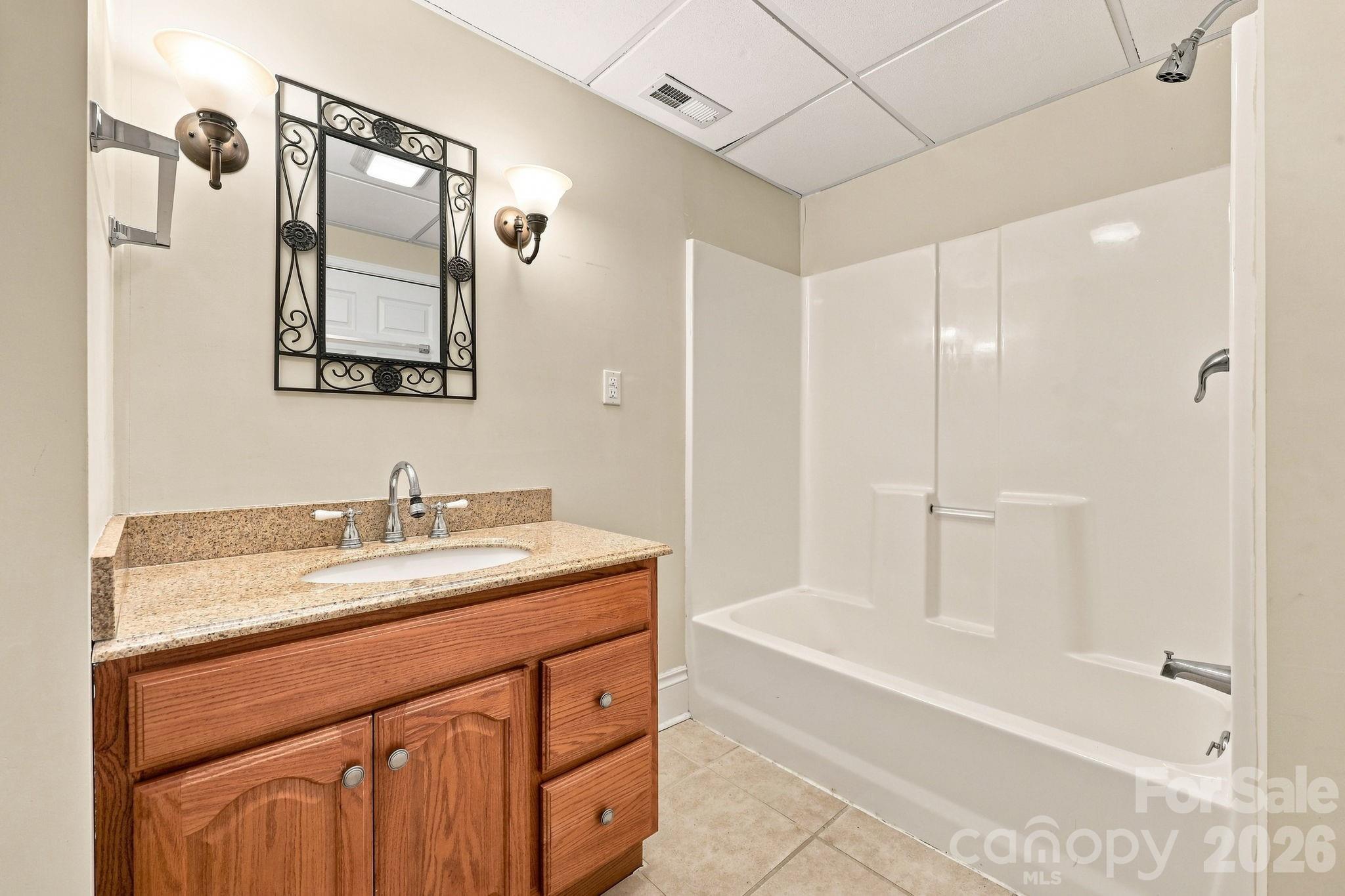 303 Bing Crosby Boulevard Property Photo 23
