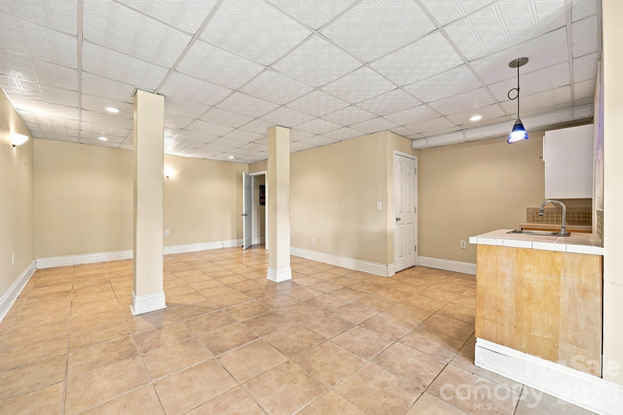 303 Bing Crosby Boulevard Property Photo 25