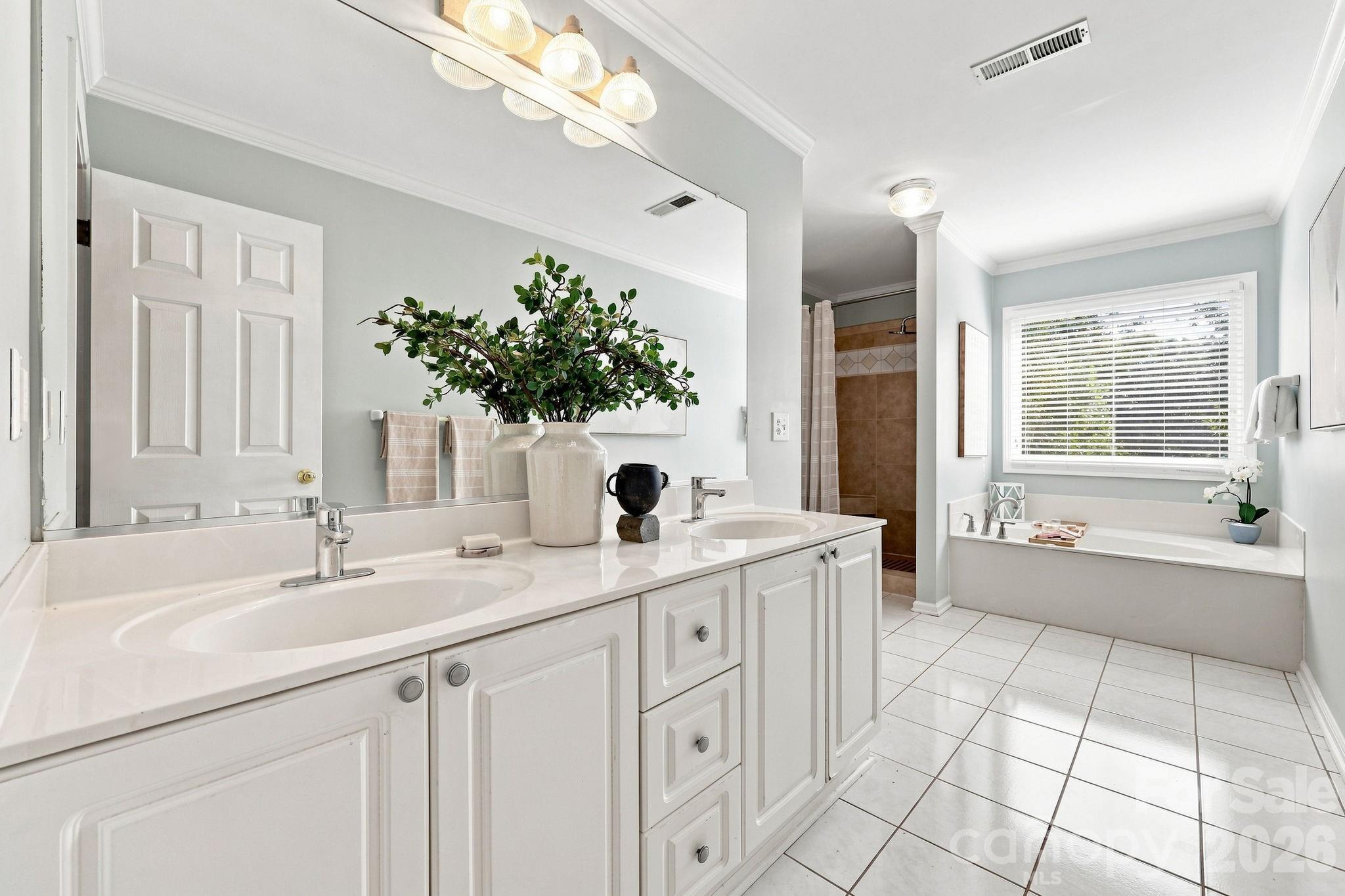 303 Bing Crosby Boulevard Property Photo 35