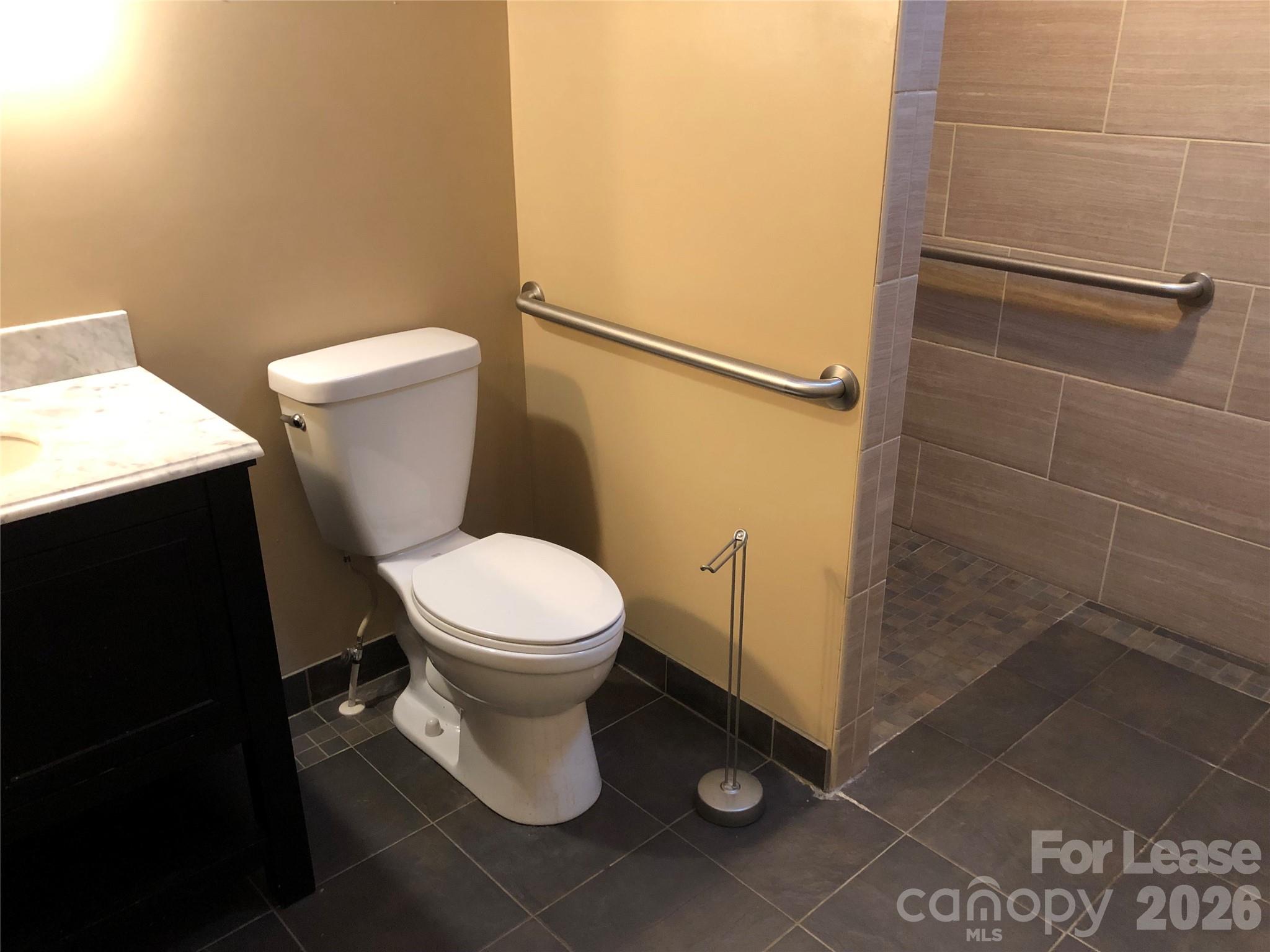 823 Tadlock Place Property Photo 24