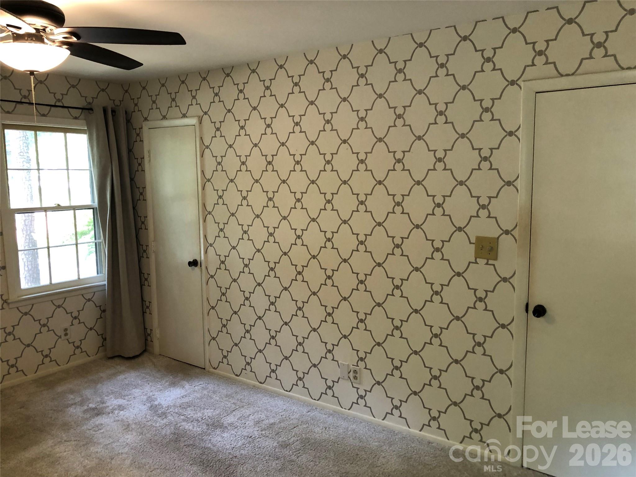 823 Tadlock Place Property Photo 34