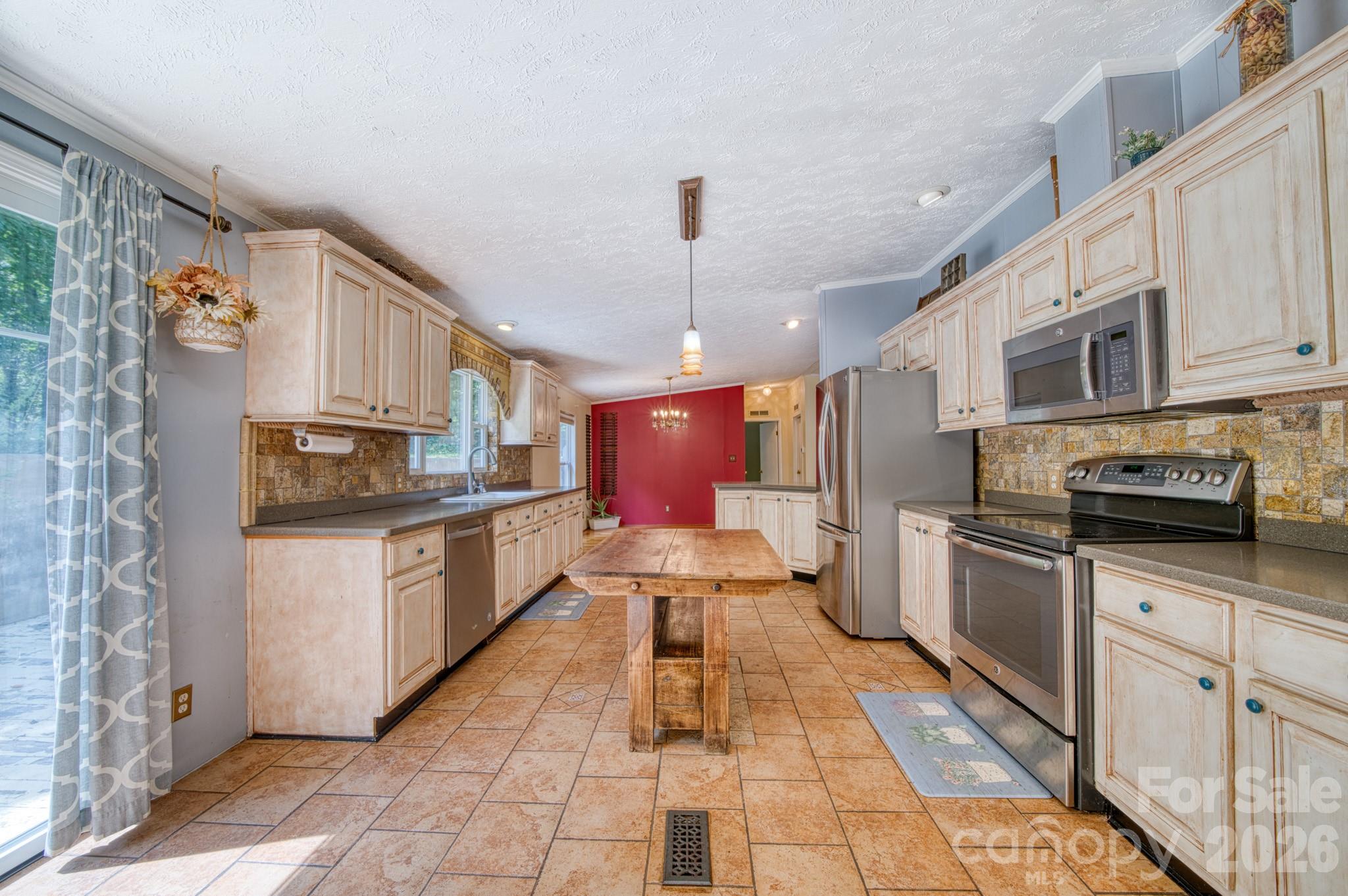 18 Henry White Lane Property Photo 6