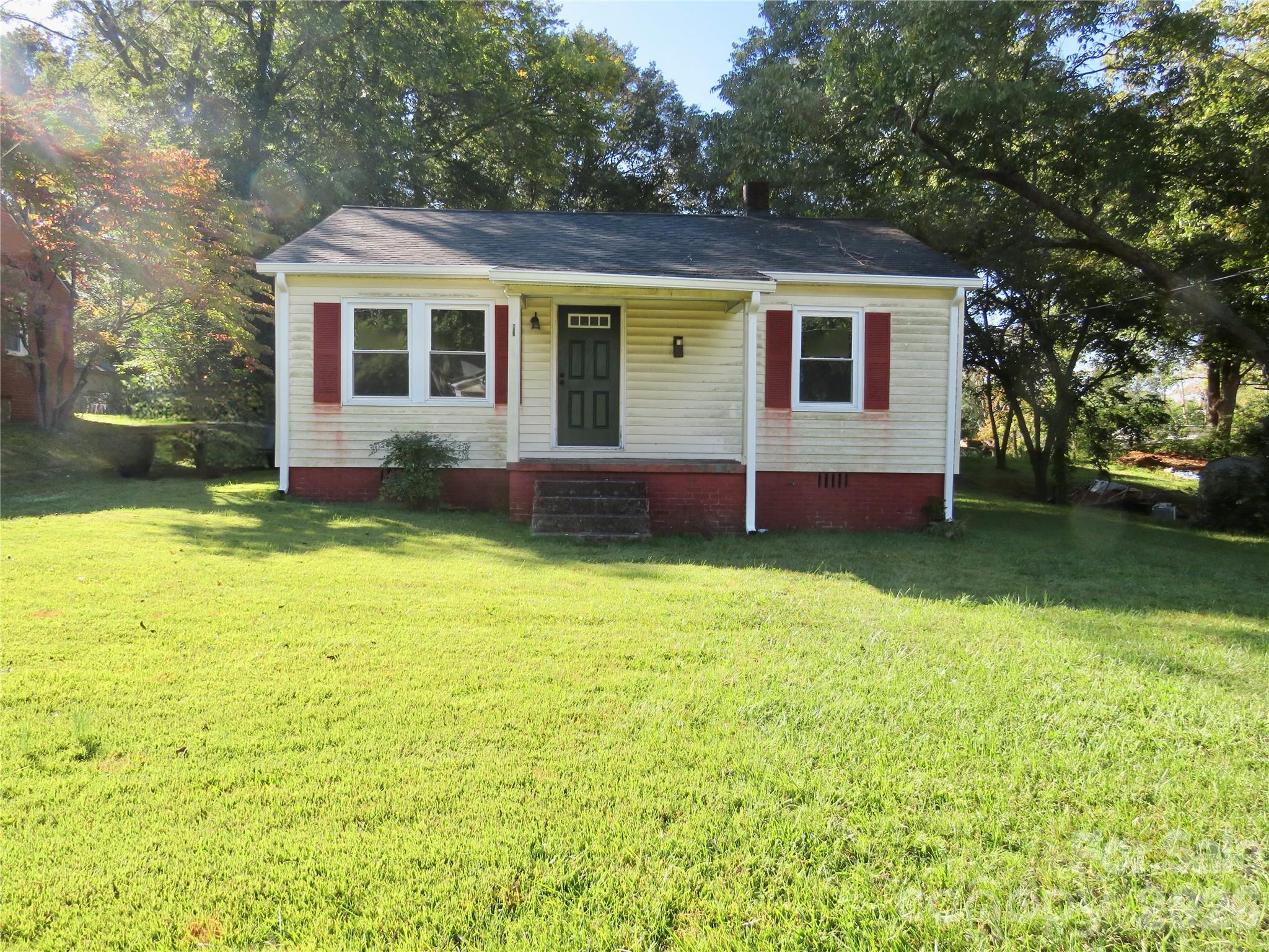 803 W Elm Street Property Photo 1