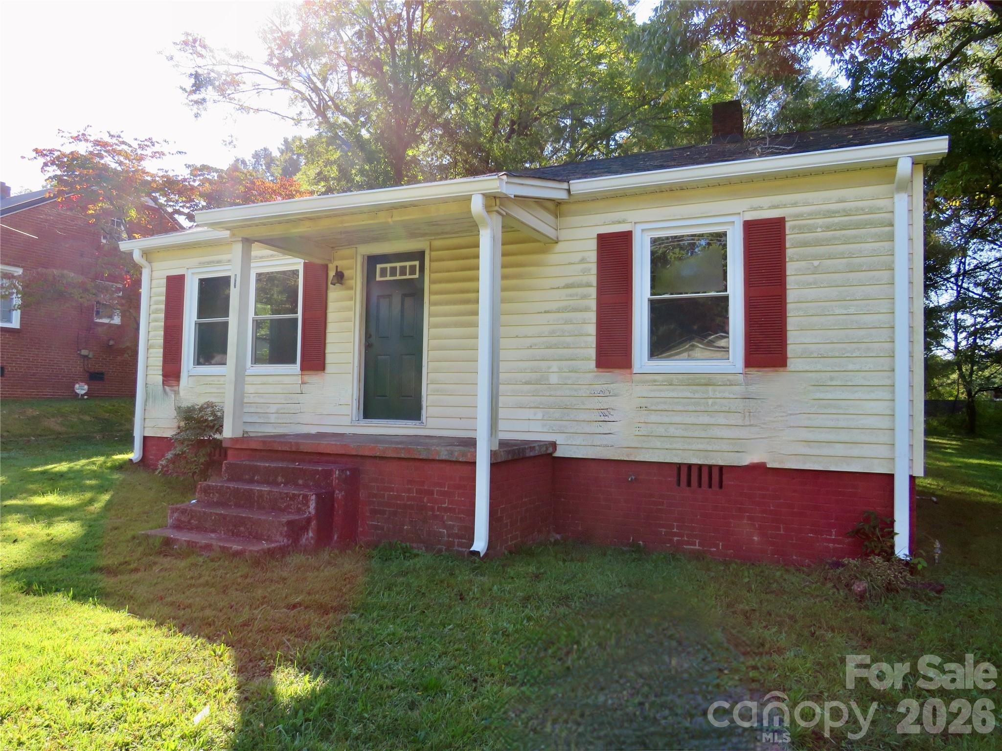 803 W Elm Street Property Photo 2