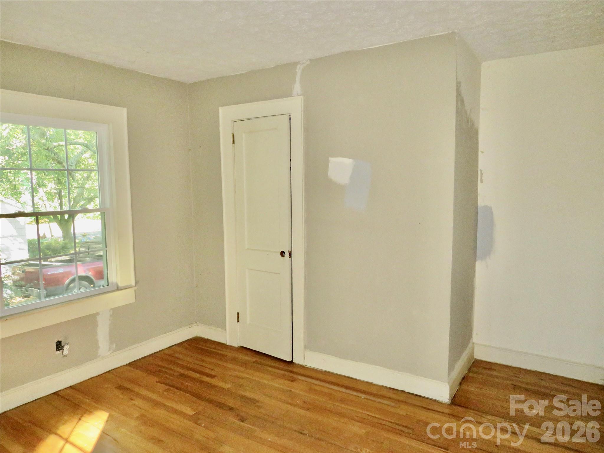 803 W Elm Street Property Photo 12