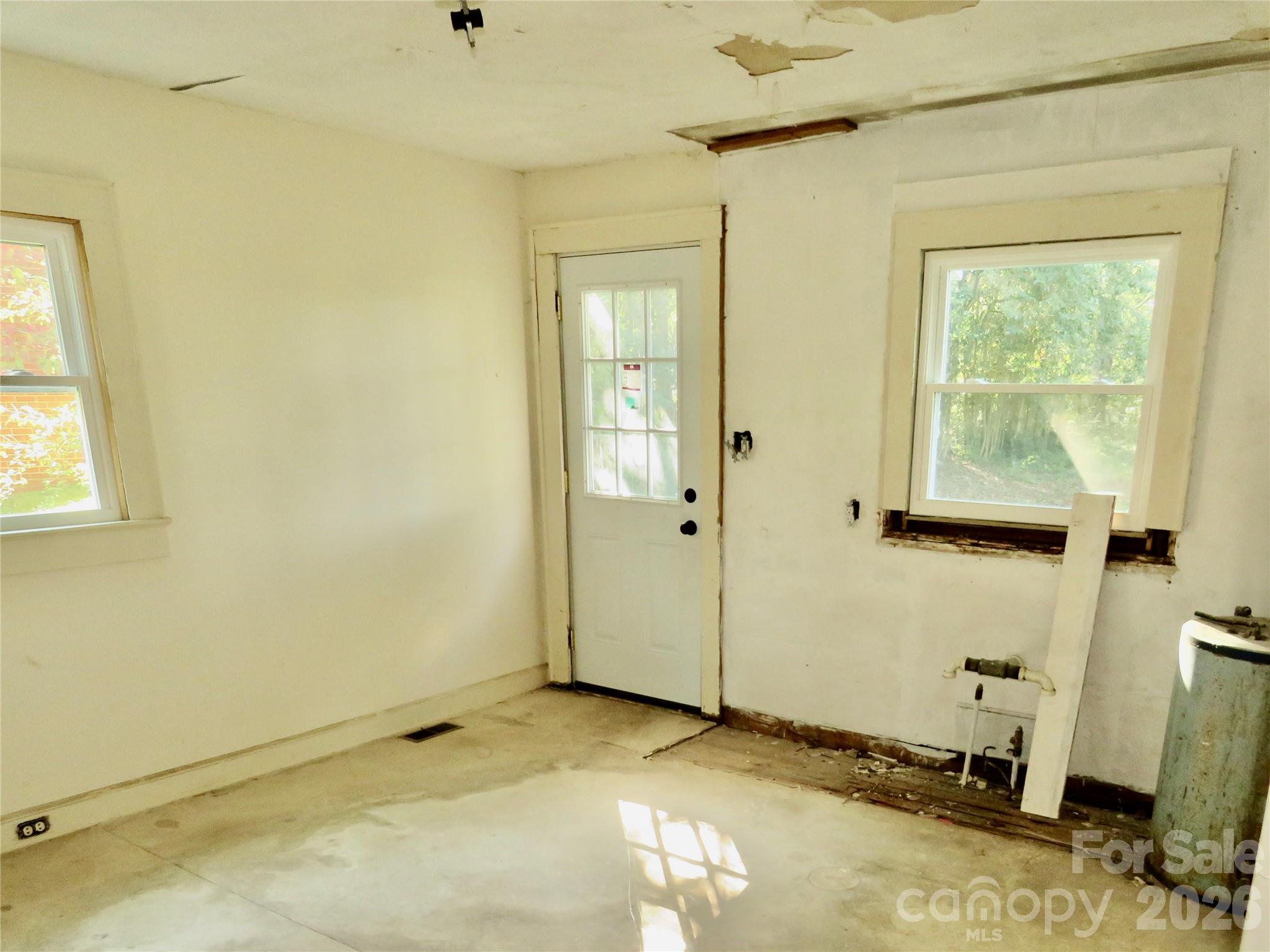 803 W Elm Street Property Photo 17