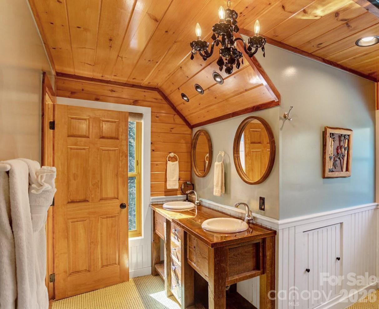 568 Auborn Trivette Road Property Photo 17