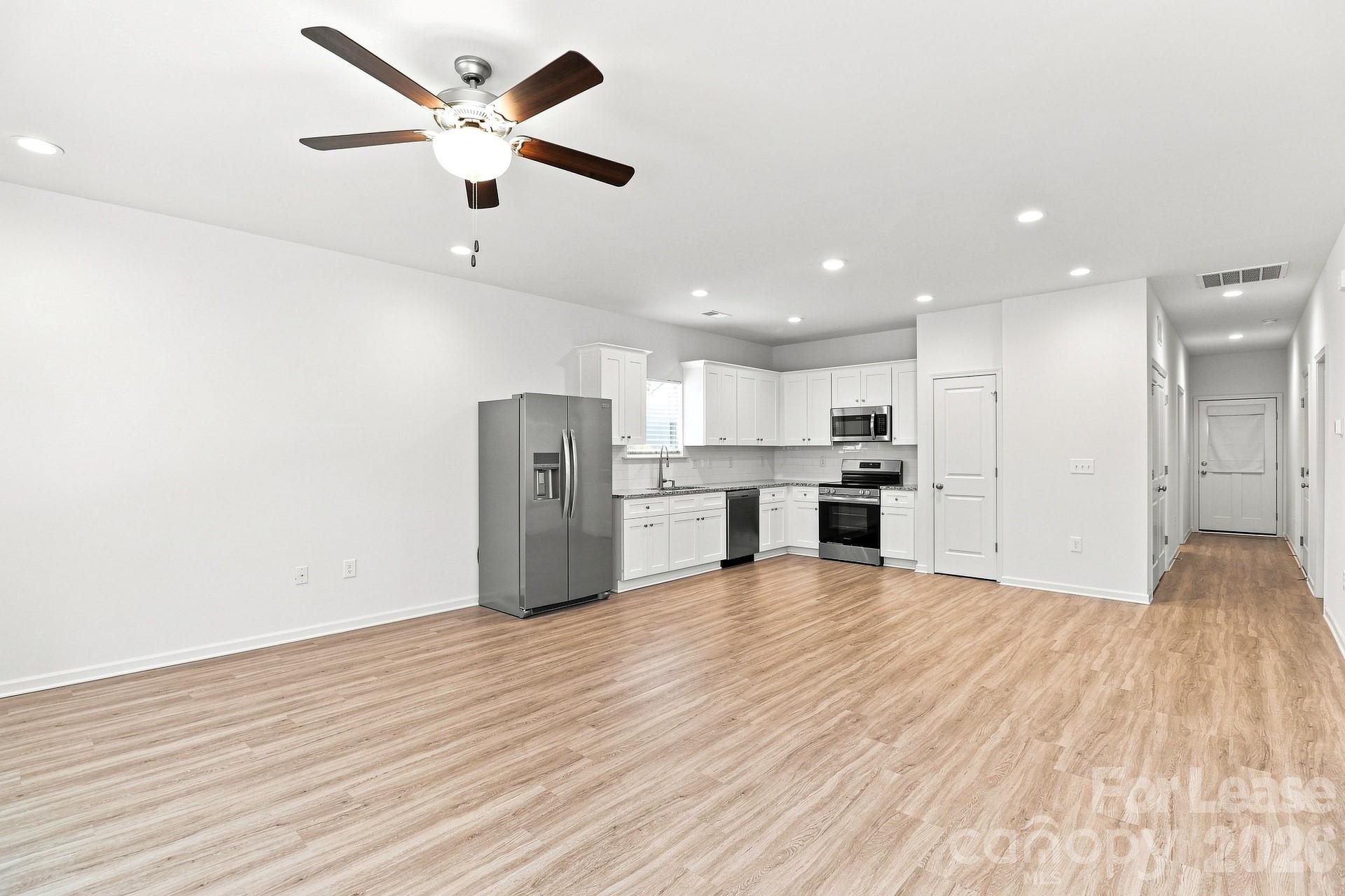 406 Killian Avenue Property Photo 5