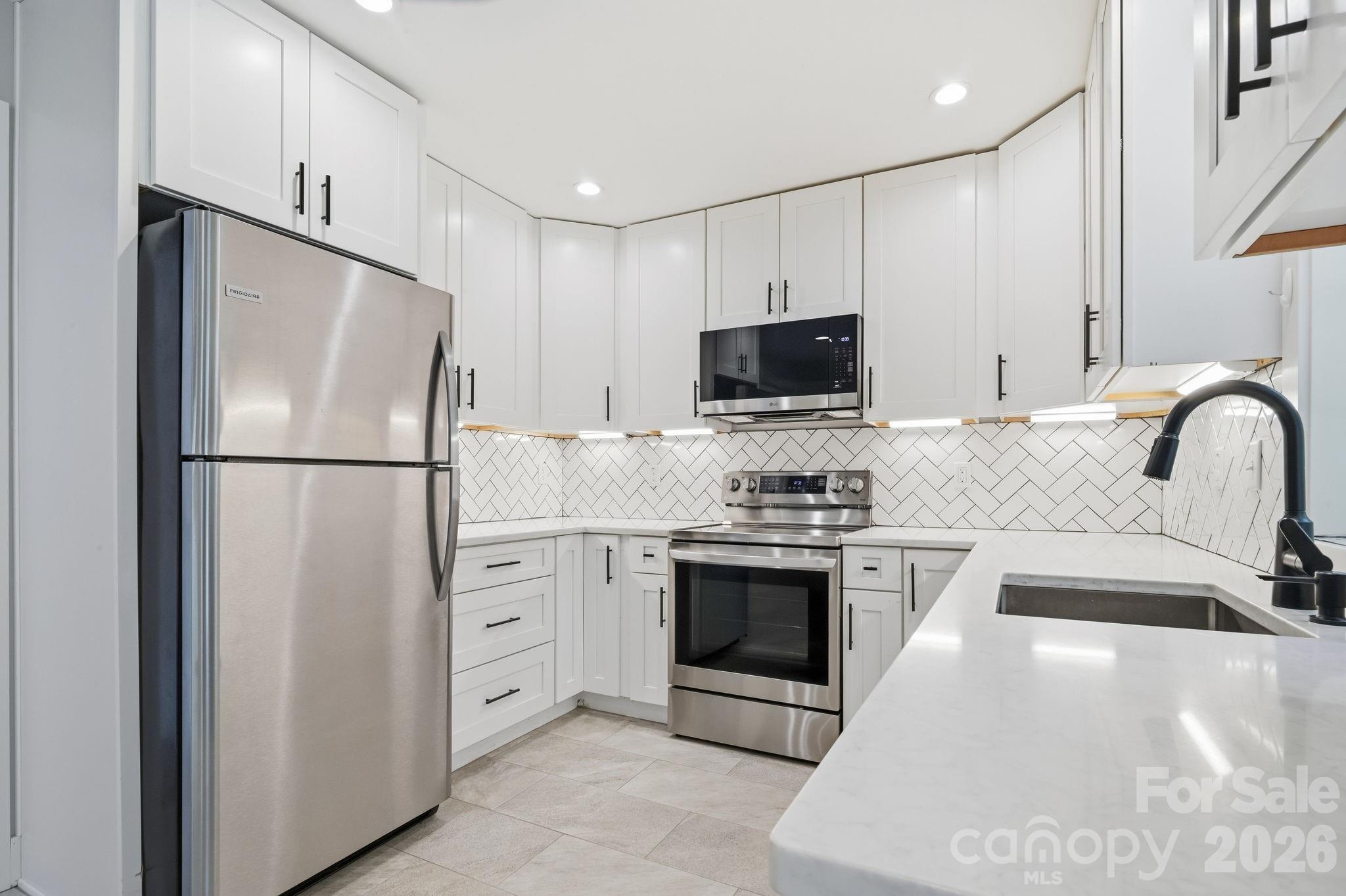 77 Trotter Place Property Photo 7