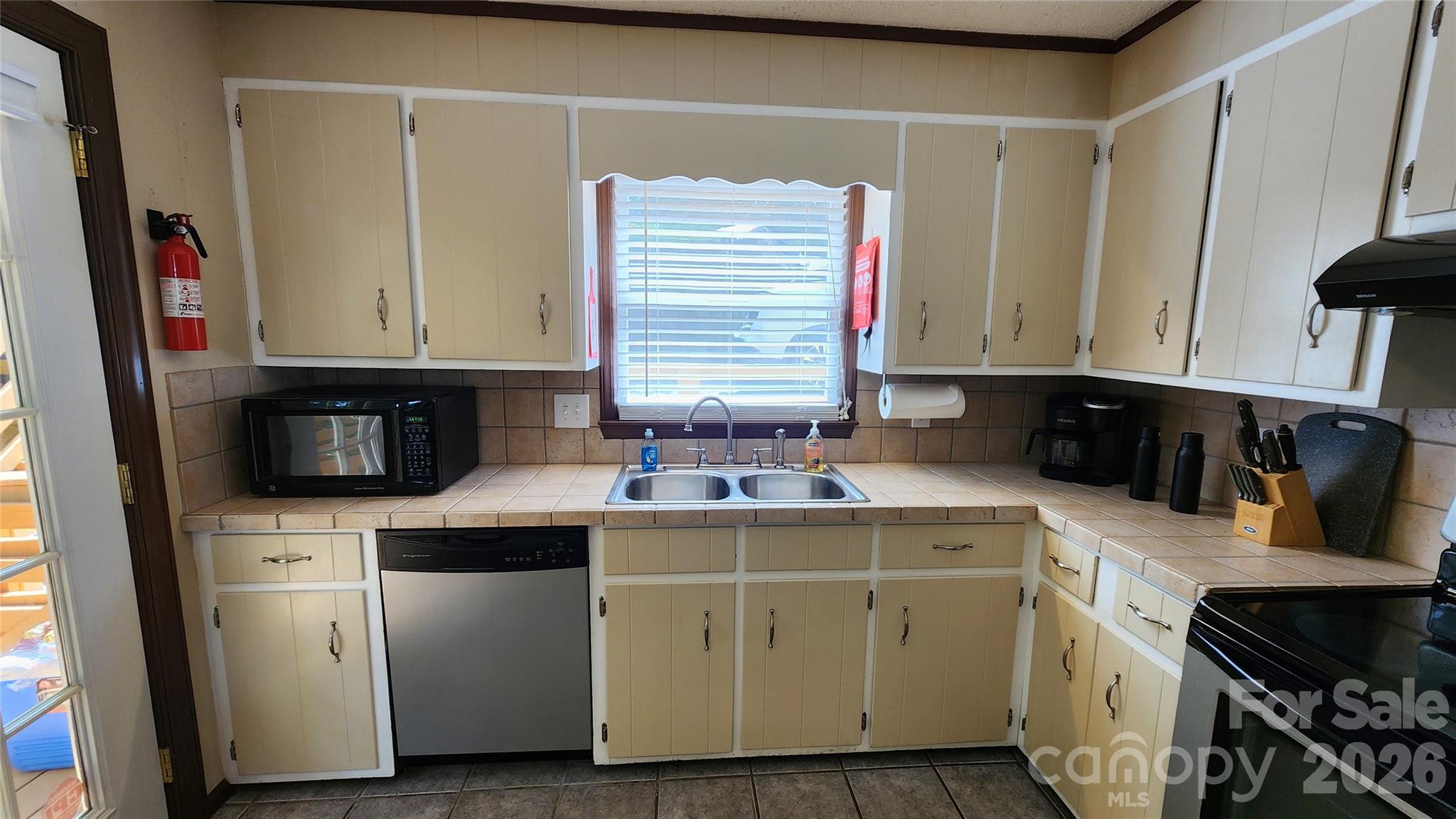 188 Forest Lane Property Photo 7