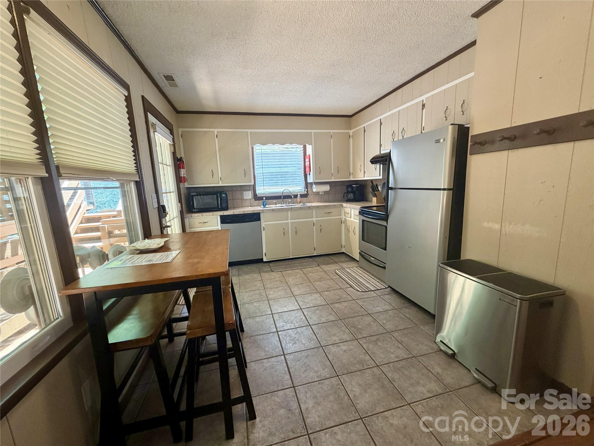 188 Forest Lane Property Photo 8