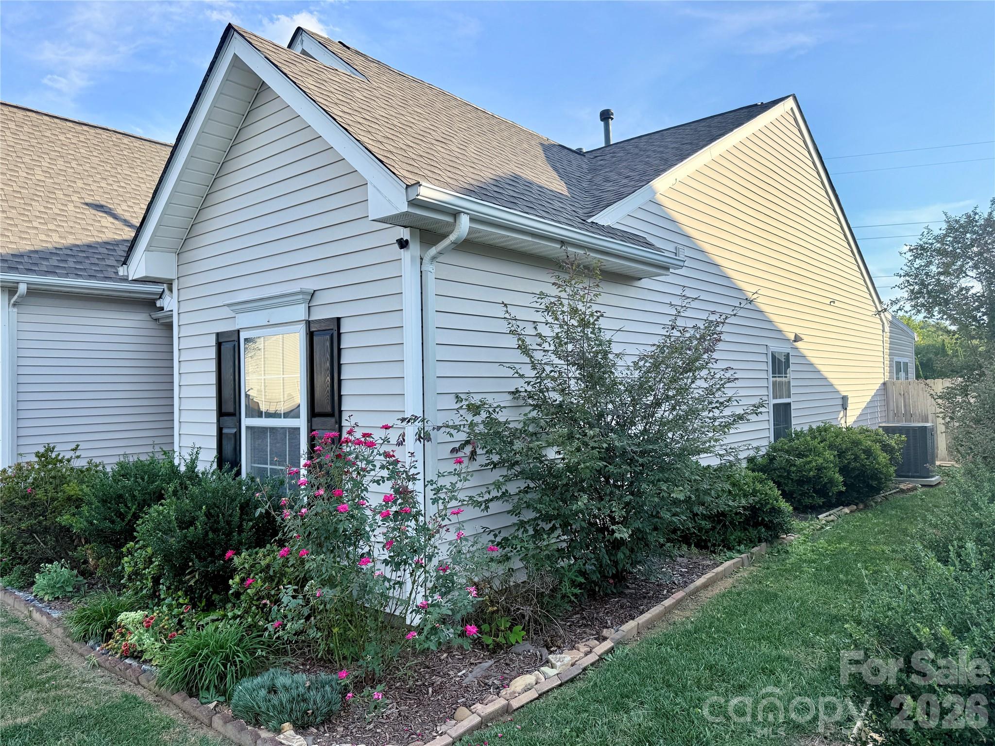 10323 Green Hedge Avenue Property Photo 3