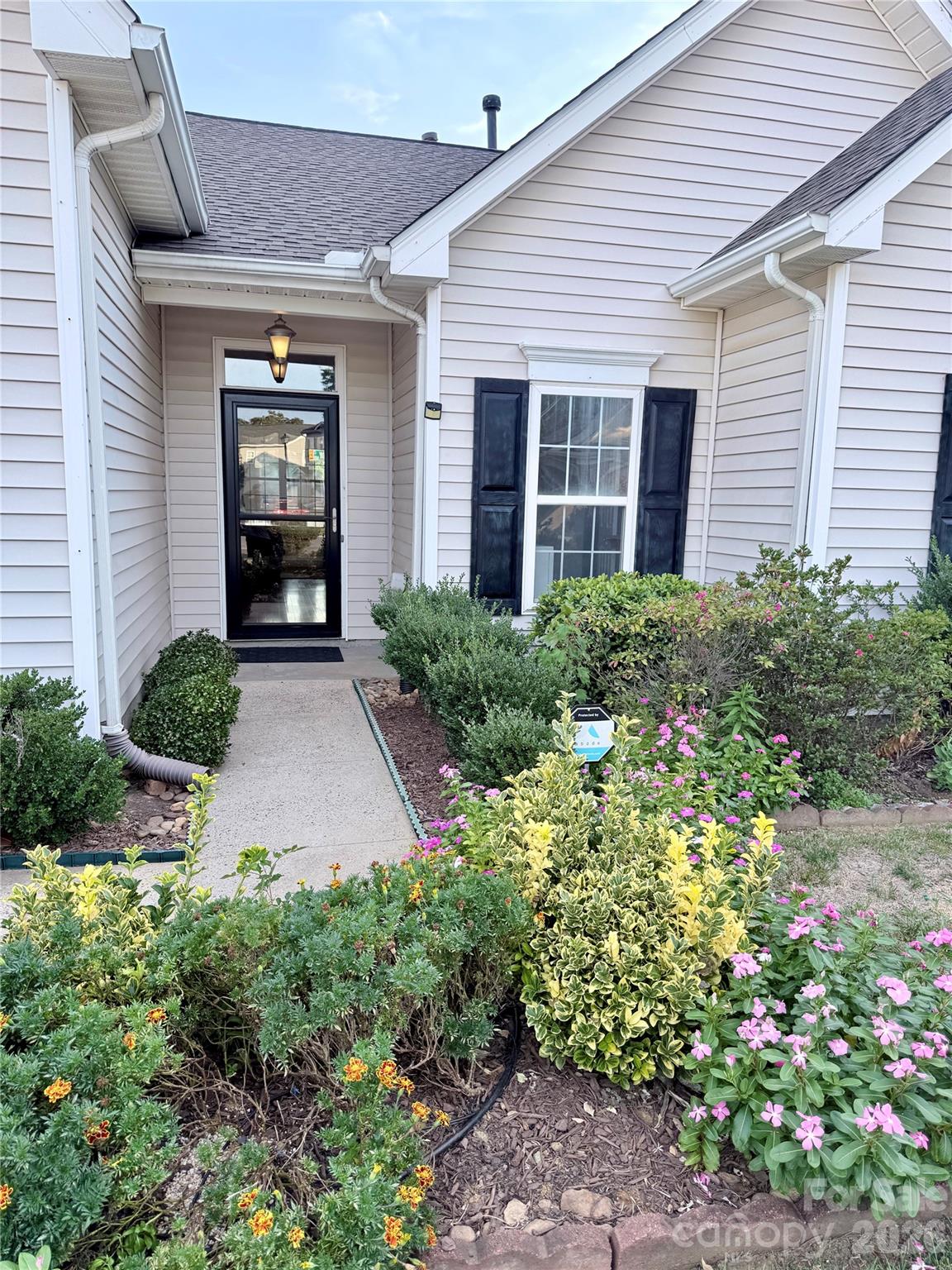 10323 Green Hedge Avenue Property Photo 4