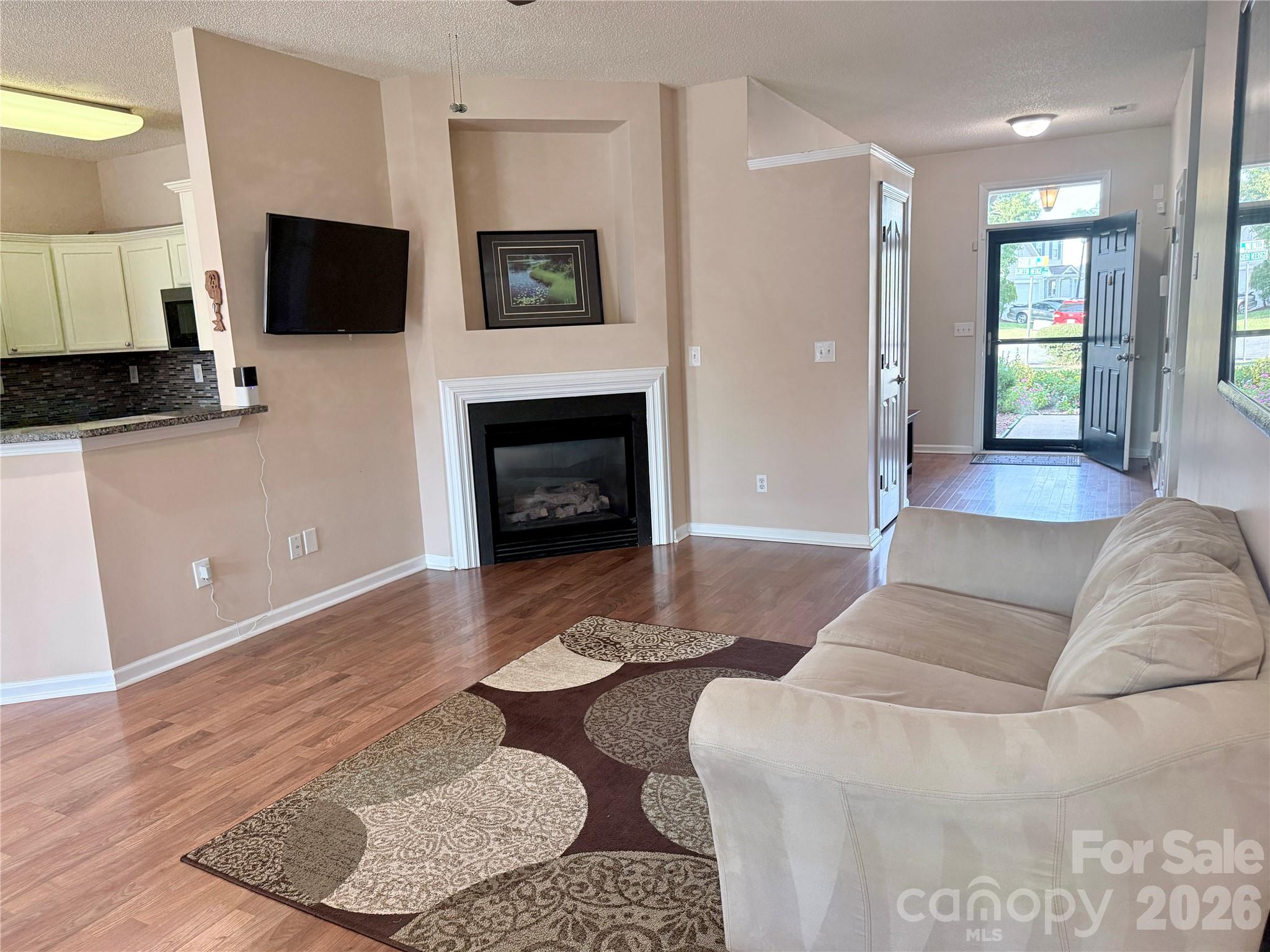 10323 Green Hedge Avenue Property Photo 6