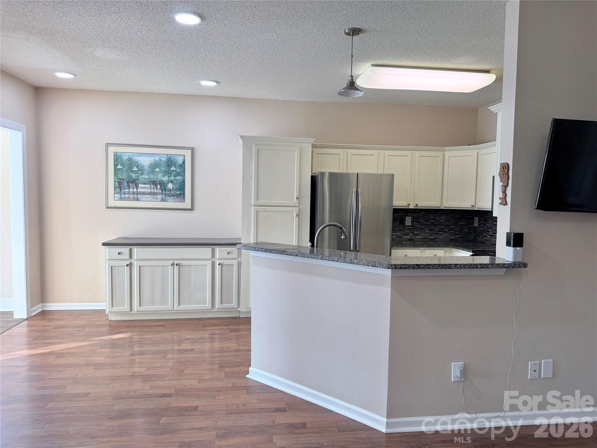 10323 Green Hedge Avenue Property Photo 8