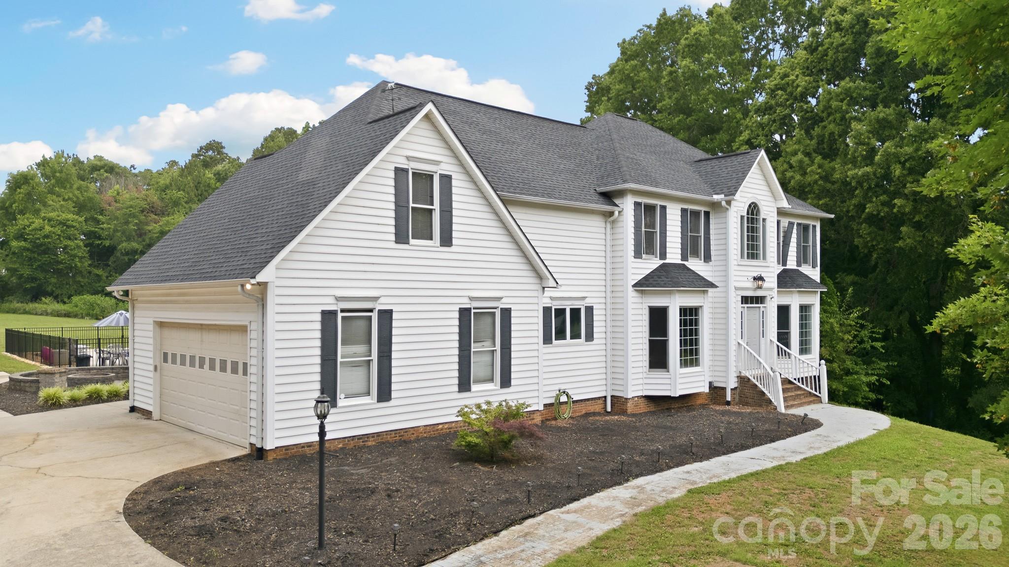 825 Timberlane Trail Property Photo 1