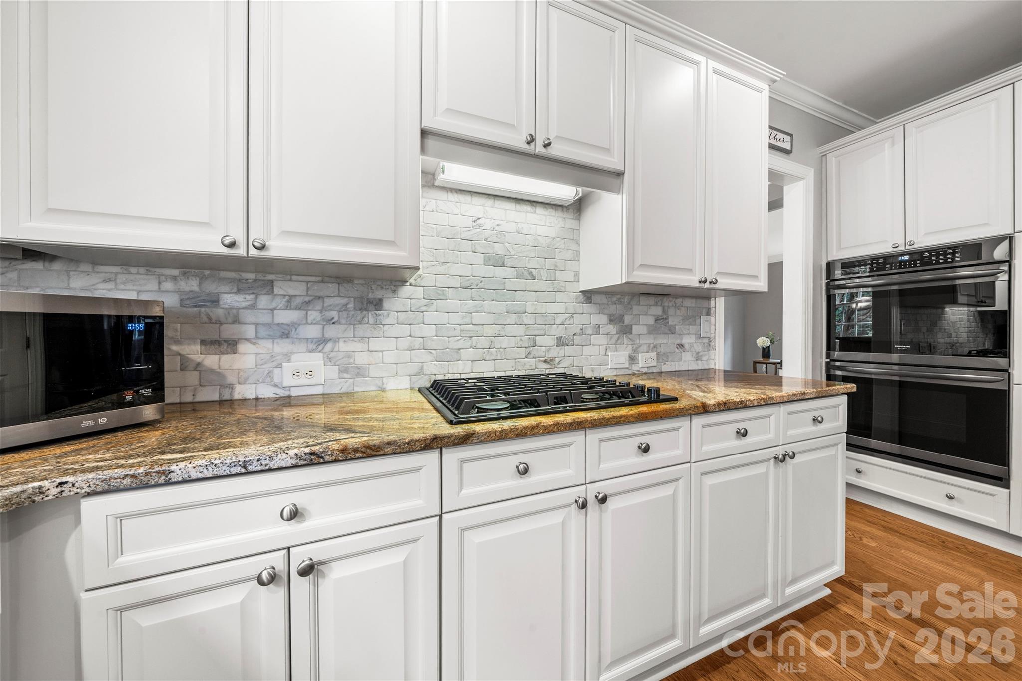 15812 Glen Miro Drive Property Photo 10