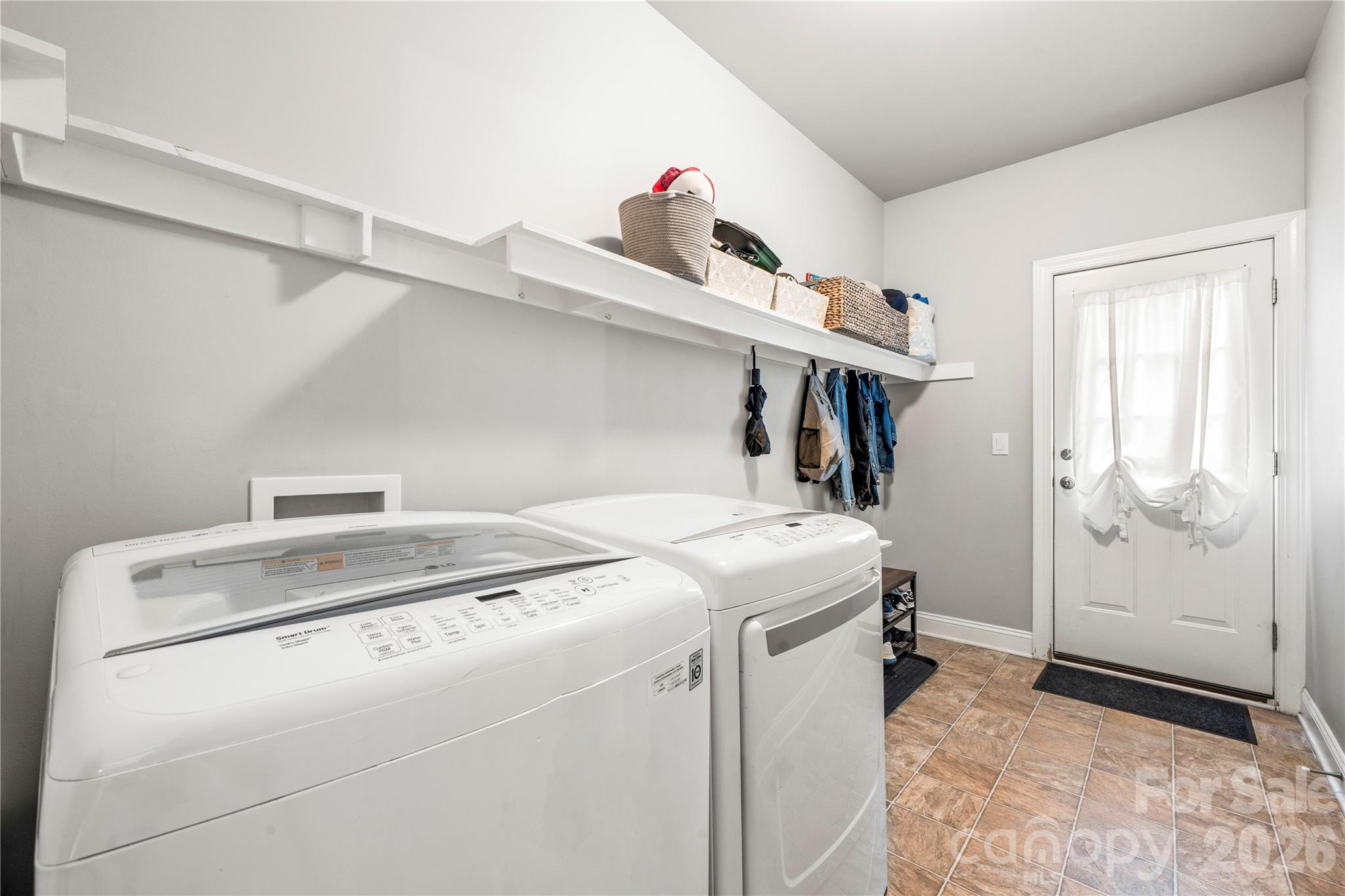 15812 Glen Miro Drive Property Photo 21