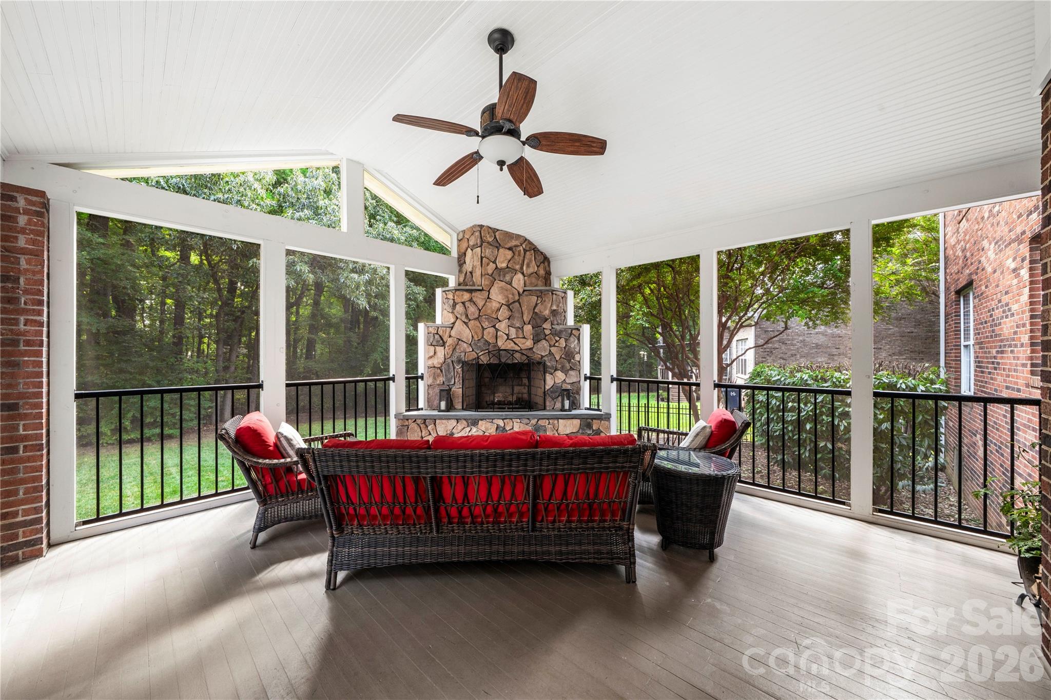15812 Glen Miro Drive Property Photo 22
