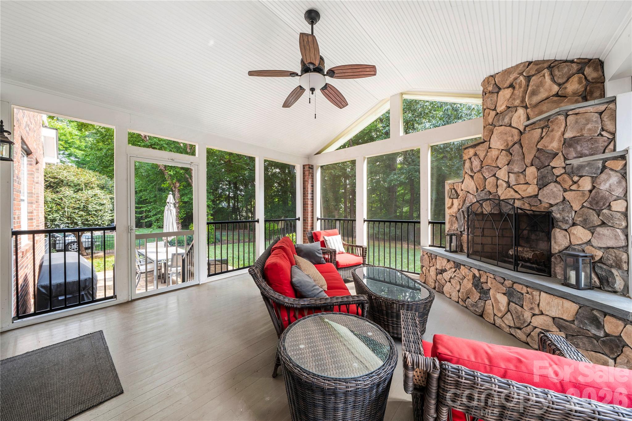 15812 Glen Miro Drive Property Photo 23
