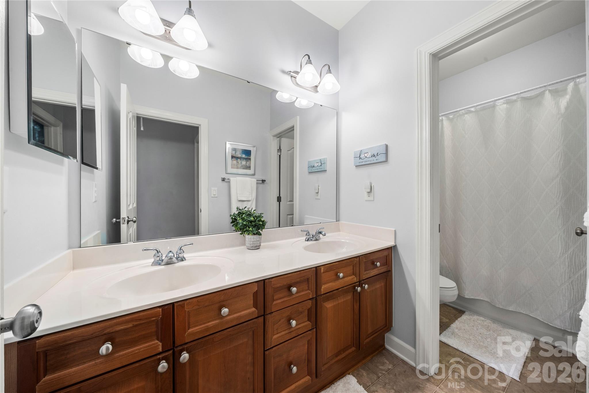 15812 Glen Miro Drive Property Photo 24