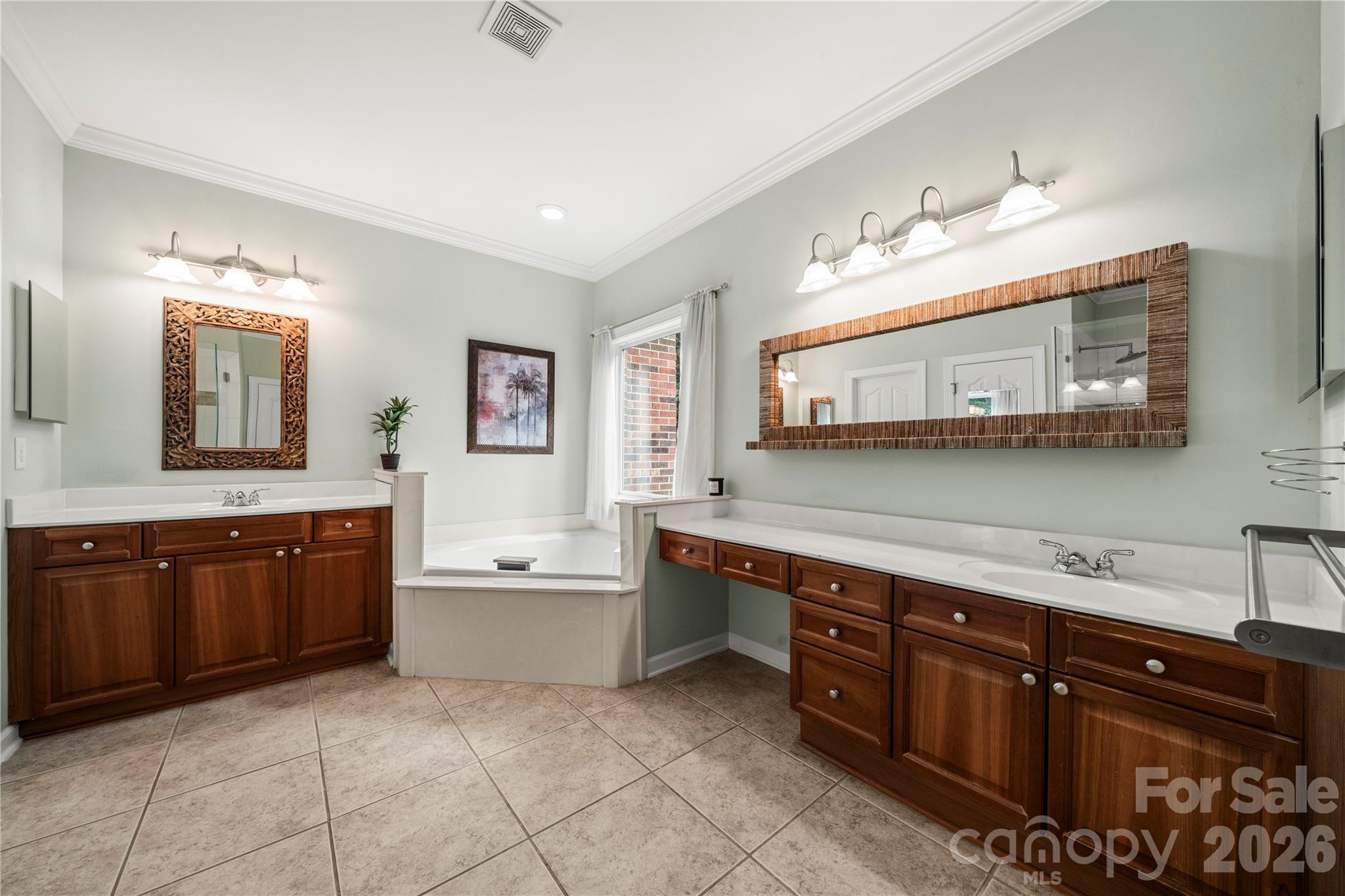 15812 Glen Miro Drive Property Photo 32