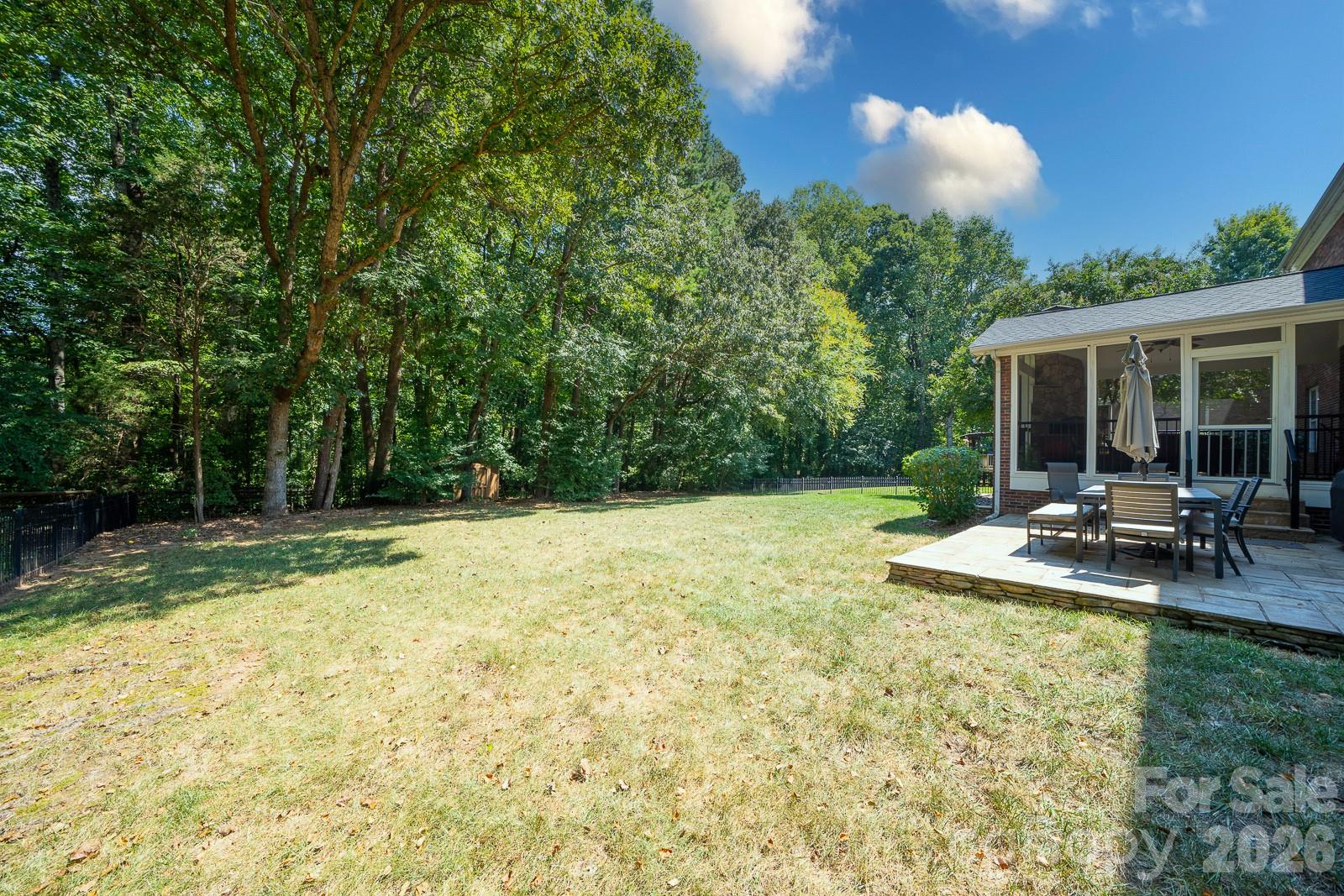 15812 Glen Miro Drive Property Photo 37