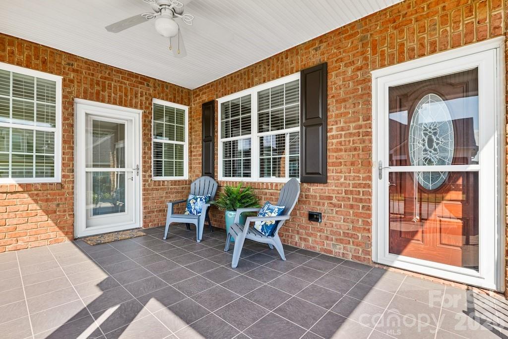 8379 Glacier Drive Property Photo 2