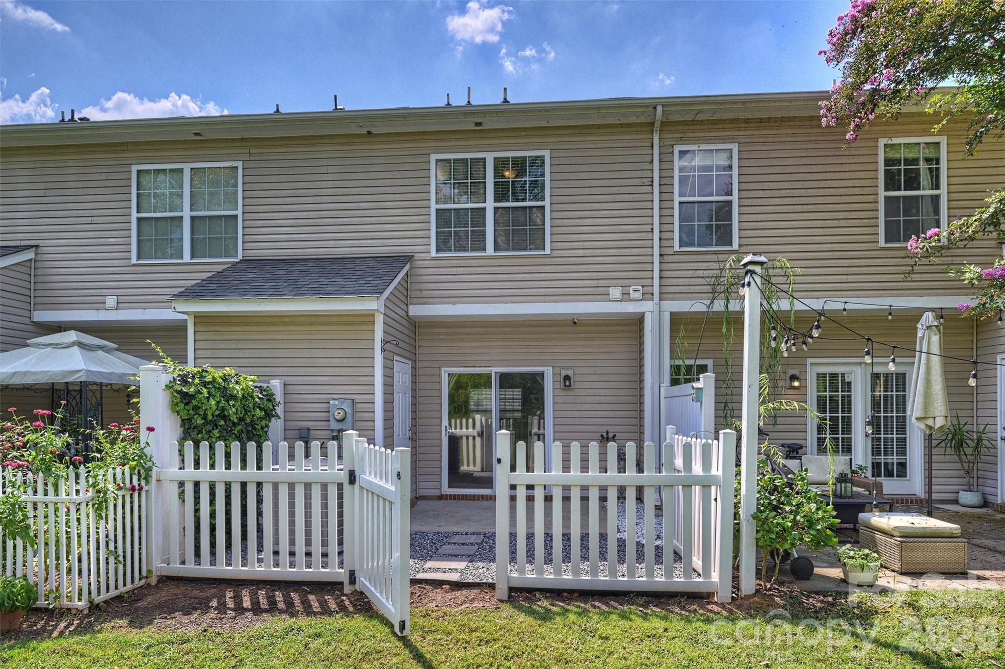 10612 Stoneacre Court Property Photo 33