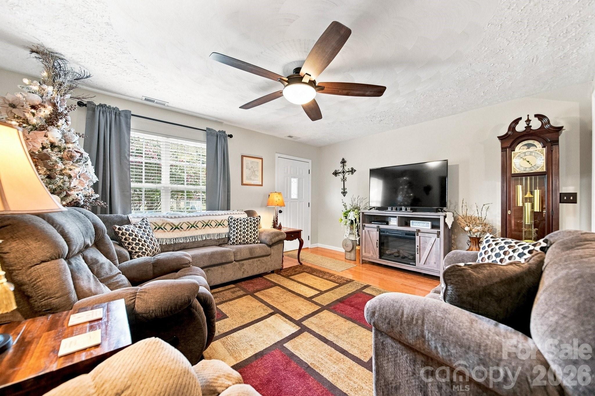 803 Whetstone Place Property Photo 6