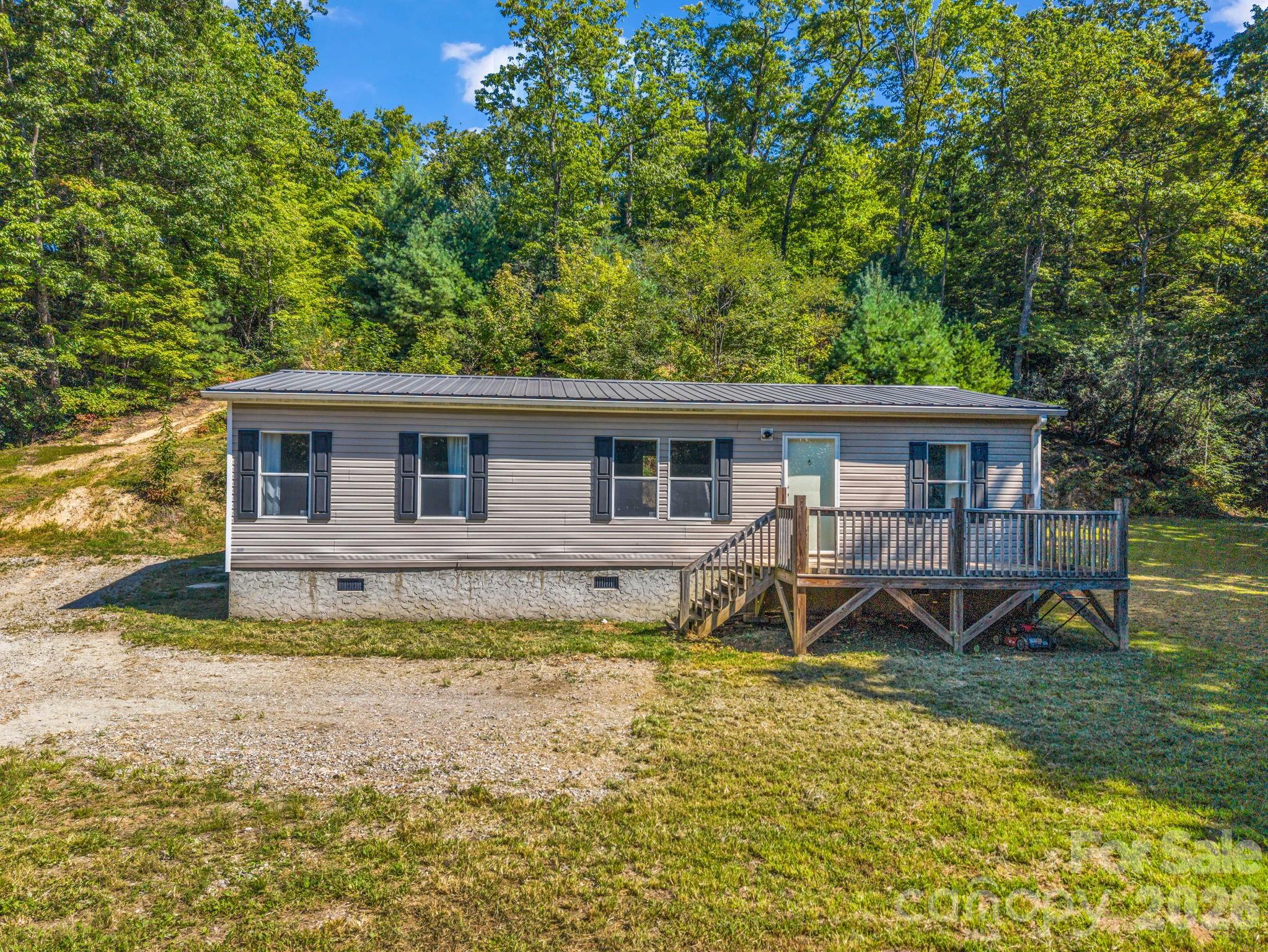 557 Sutton Mountain Ridge Property Photo 2